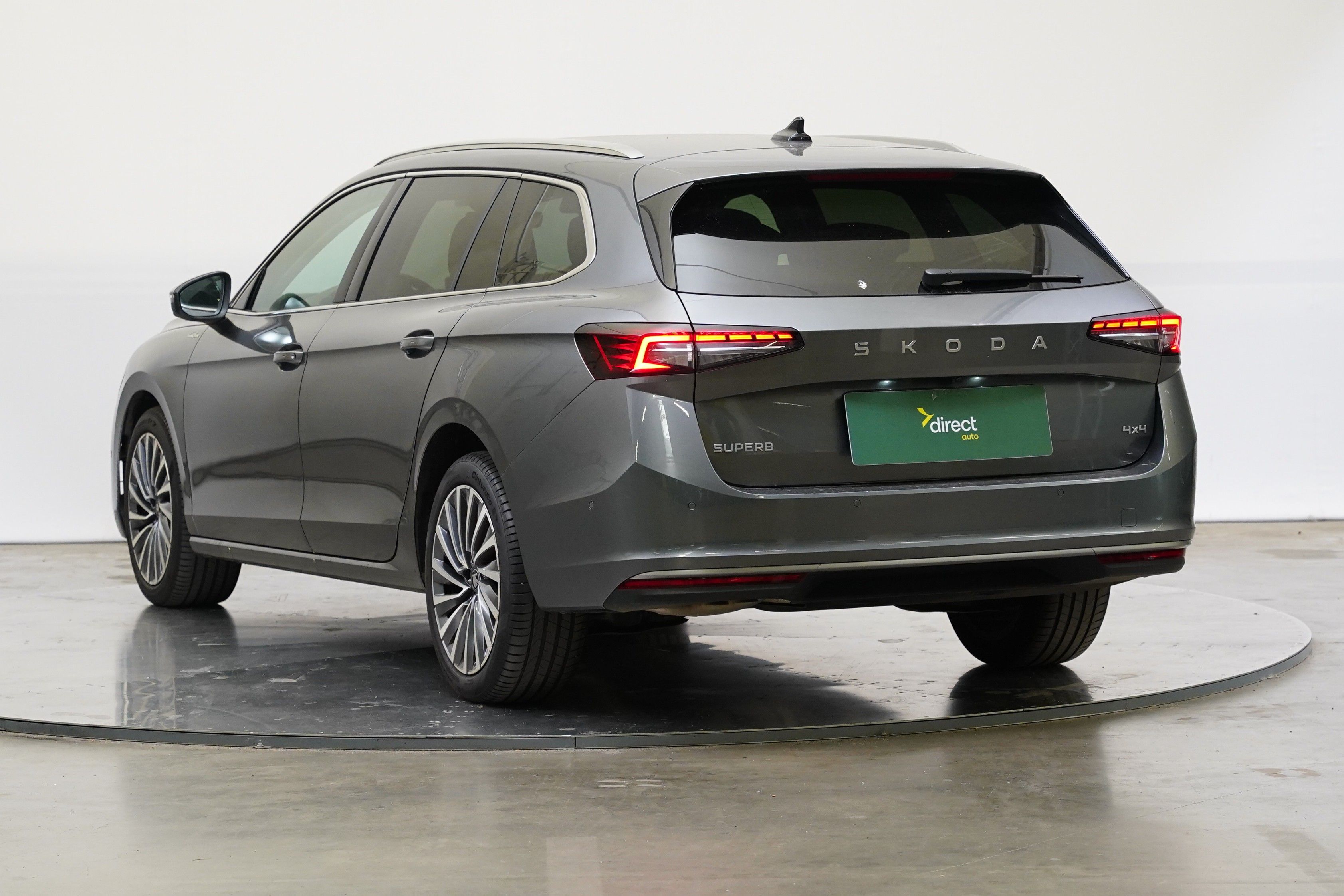 Škoda Superb, 2.0 TDI 142 kW DSG 4x4 L&K - fotka 4