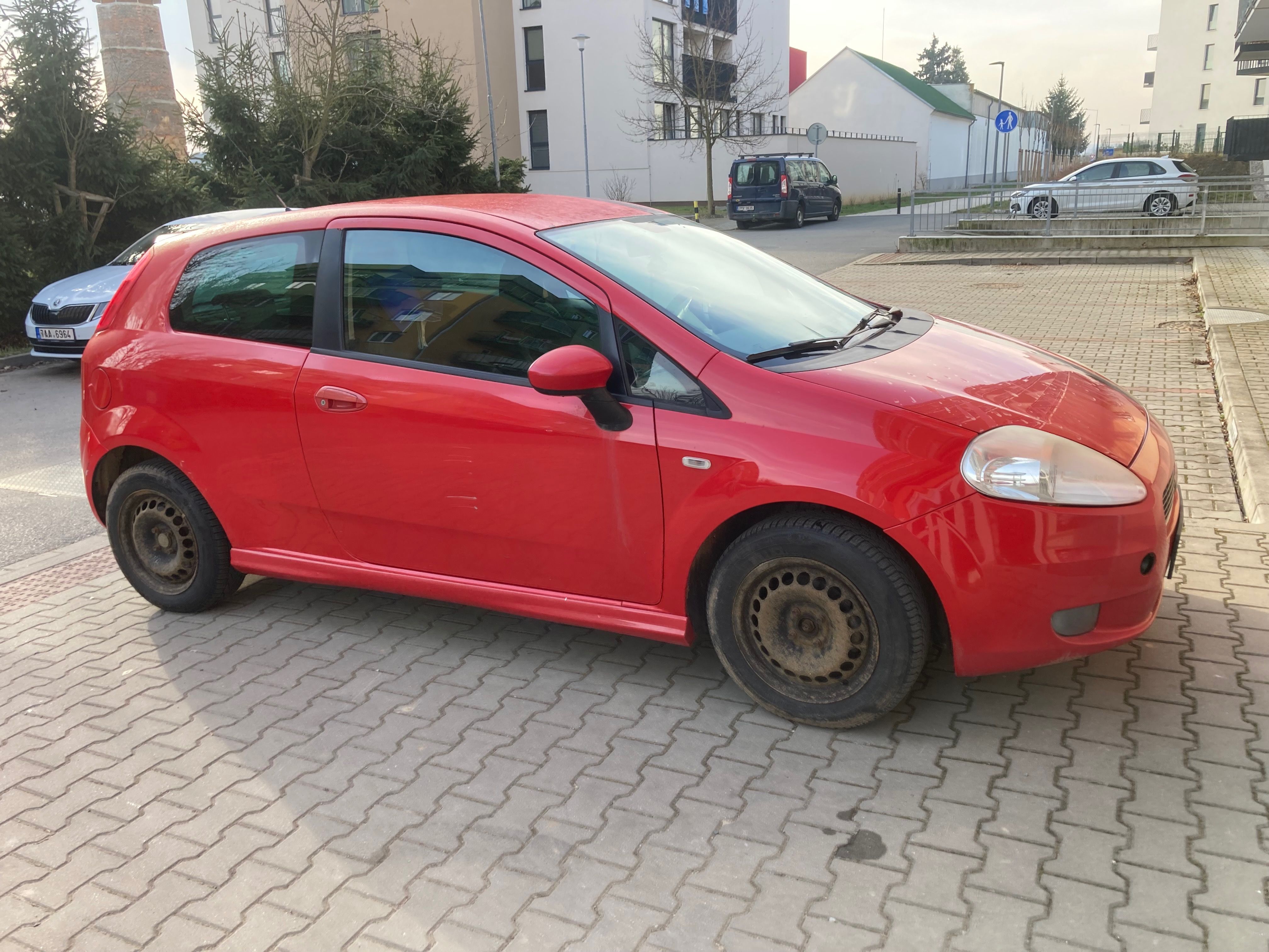 Fiat Grande Punto, 1,4 70kw nová STK - fotka 3