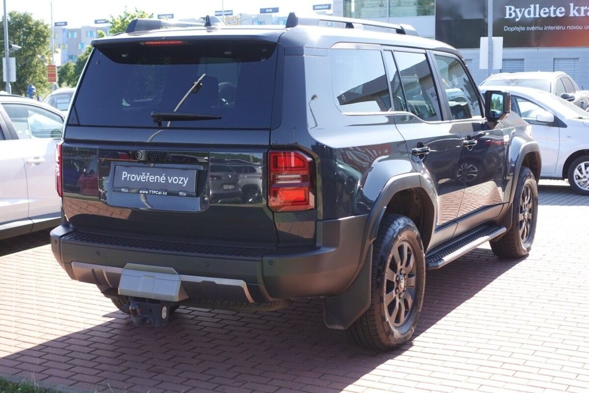 Toyota Land Cruiser, 2.8D4-D  8 AT Invincible - fotka 4