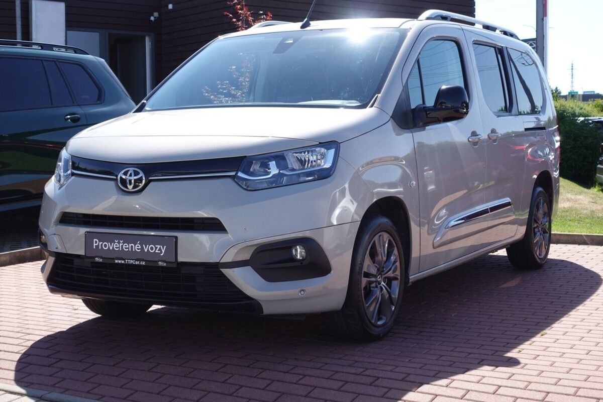 Toyota Proace City Verso, 1.5 D4-D 130 6 MT Long 5D  Fam