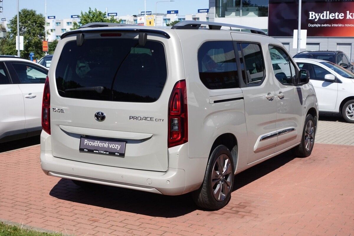 Toyota Proace City Verso, 1.5 D4-D 130 6 MT Long 5D  Fam - fotka 4