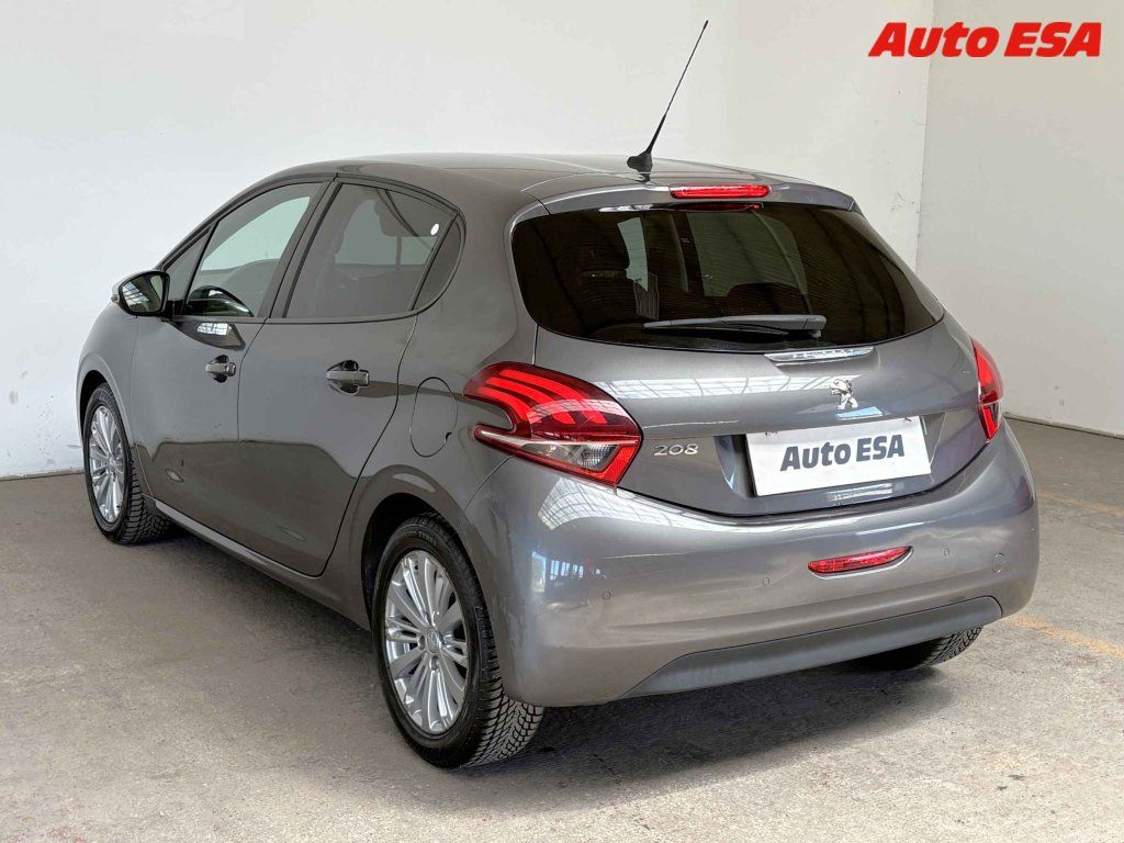 Peugeot 208, 1.2 PT - fotka 6