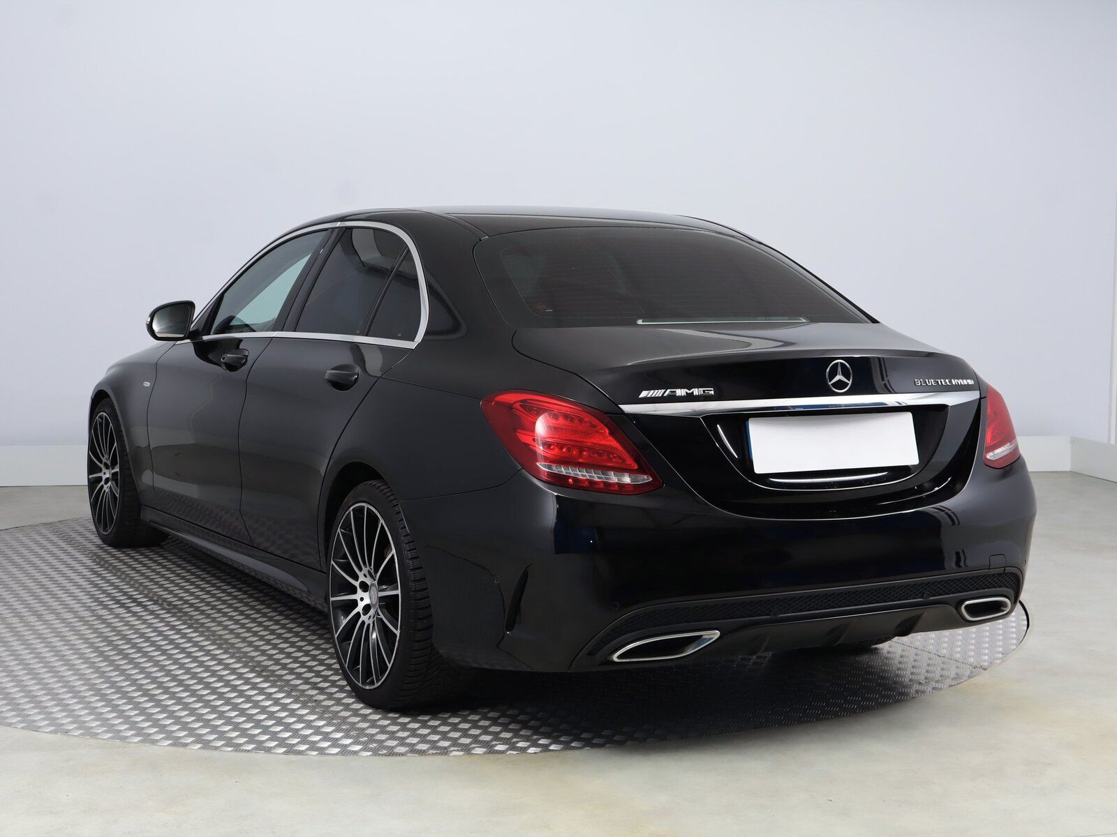 Mercedes-Benz Třídy C, 300 h, AMG Style, Automat - fotka 4