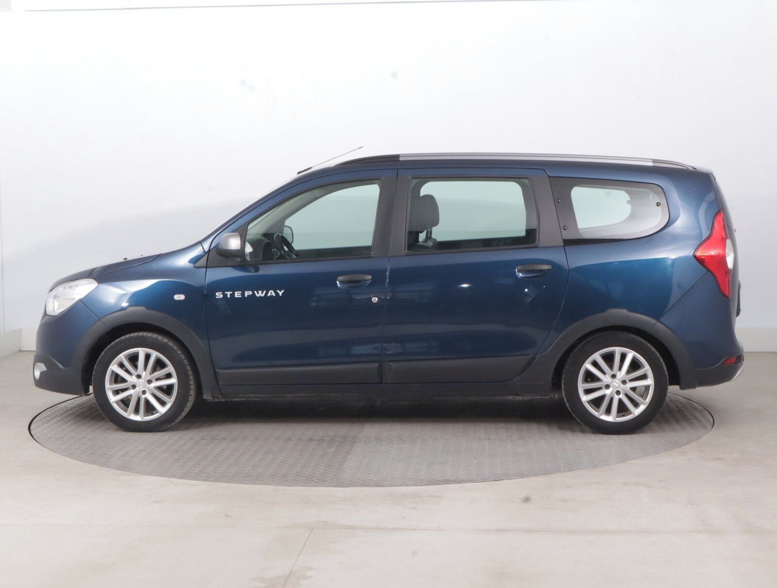 Dacia Lodgy, 1.3 TCe, Stepway, 7 míst - fotka 3