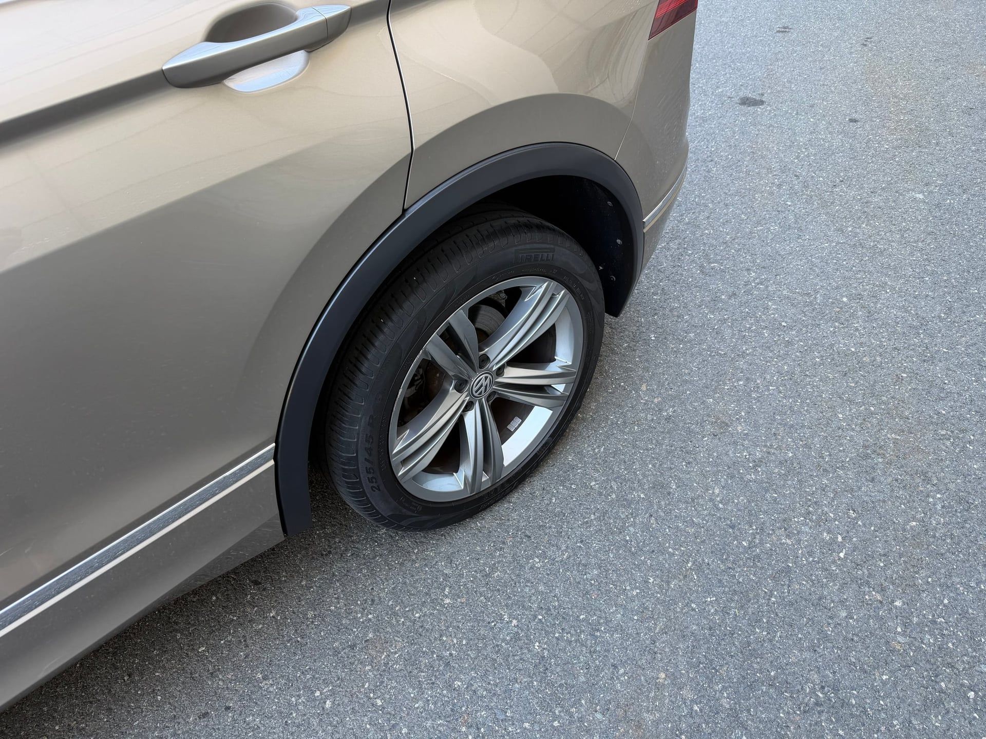 Volkswagen Tiguan, 2.0 TDI/4Motion/DSG/servis/ČR - fotka 6