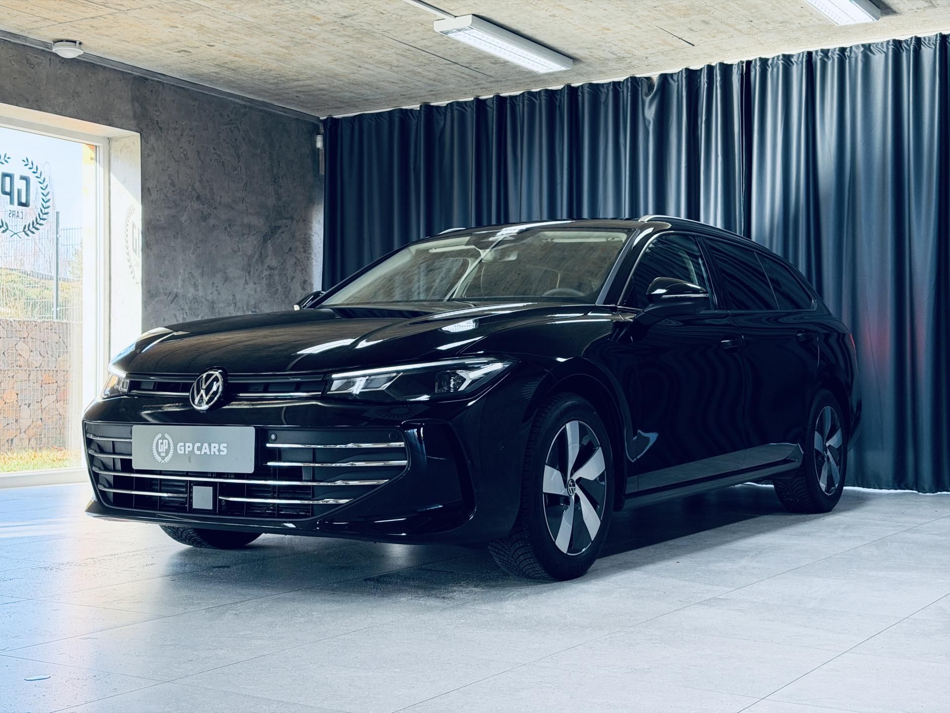 Volkswagen Passat, 1.5Tsi*TAŽ*MASAŽE*360°KAMERY* - fotka 3