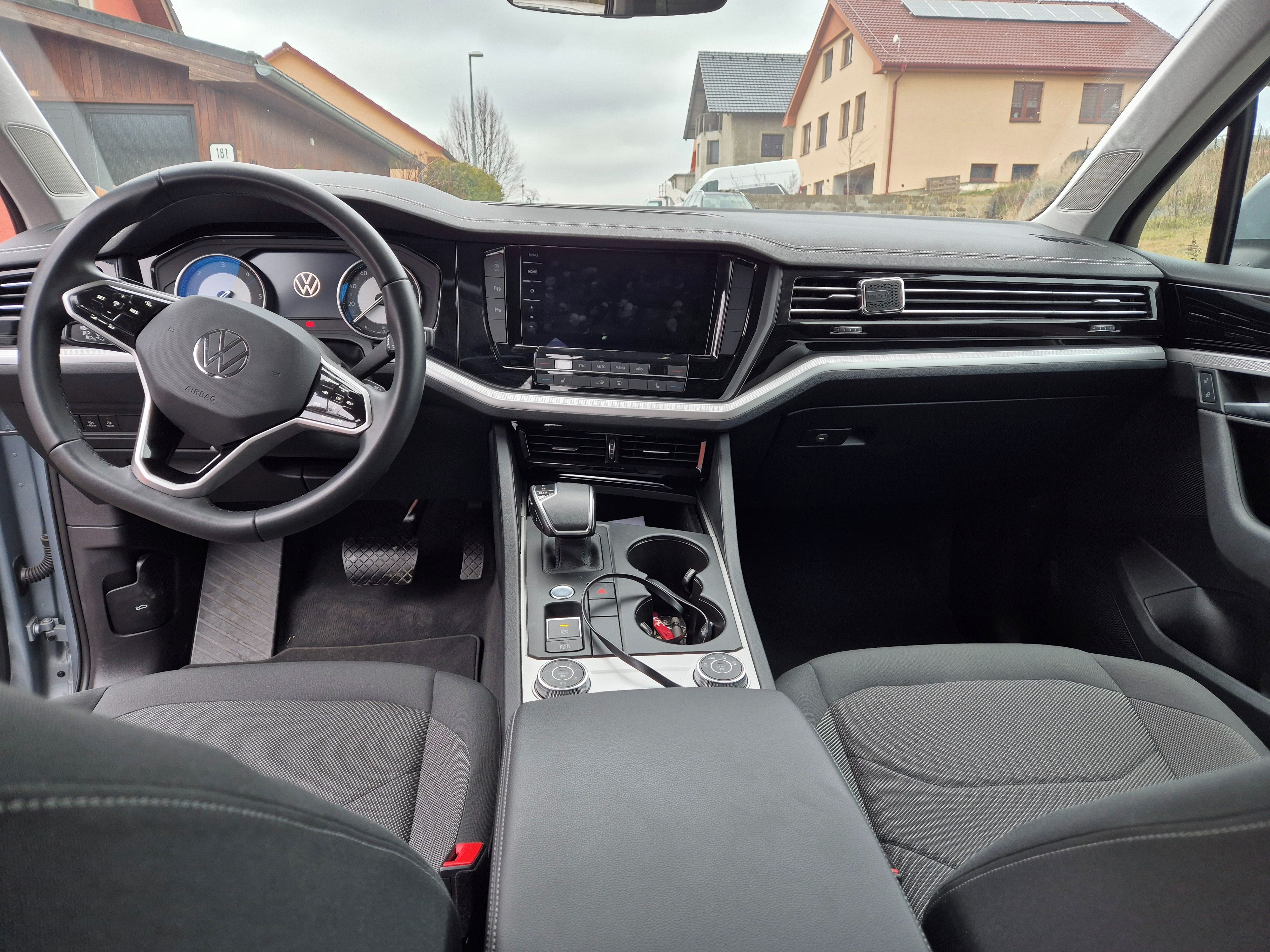 Volkswagen Touareg, 3,0 TDI 4 MOT 8 TT VZDUCH - fotka 3