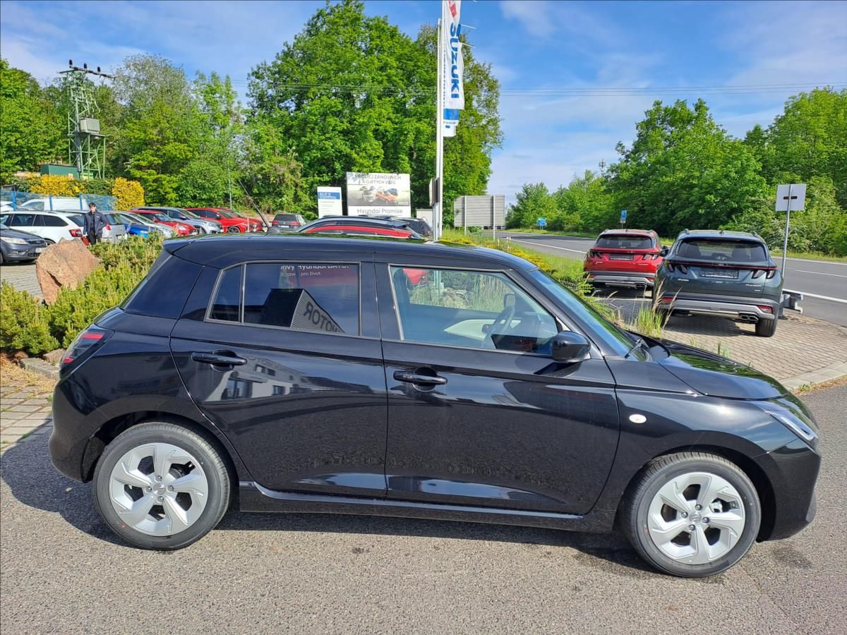 Suzuki Swift, 1,2 PREMIUM HYBRID MY26 - fotka 4