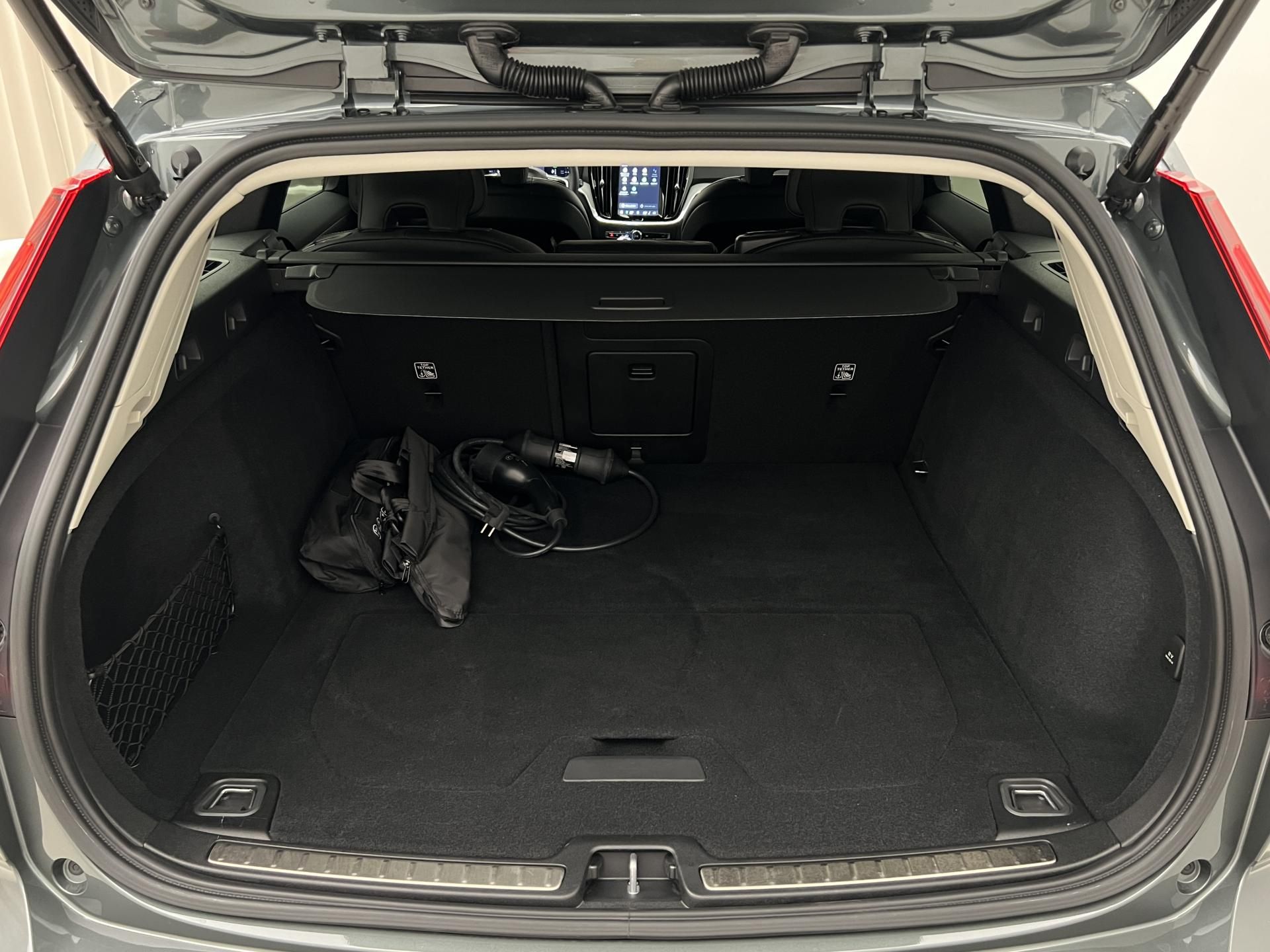 Volvo V60, T8 AWD BRIGHT PLUS AUT CZ - fotka 5