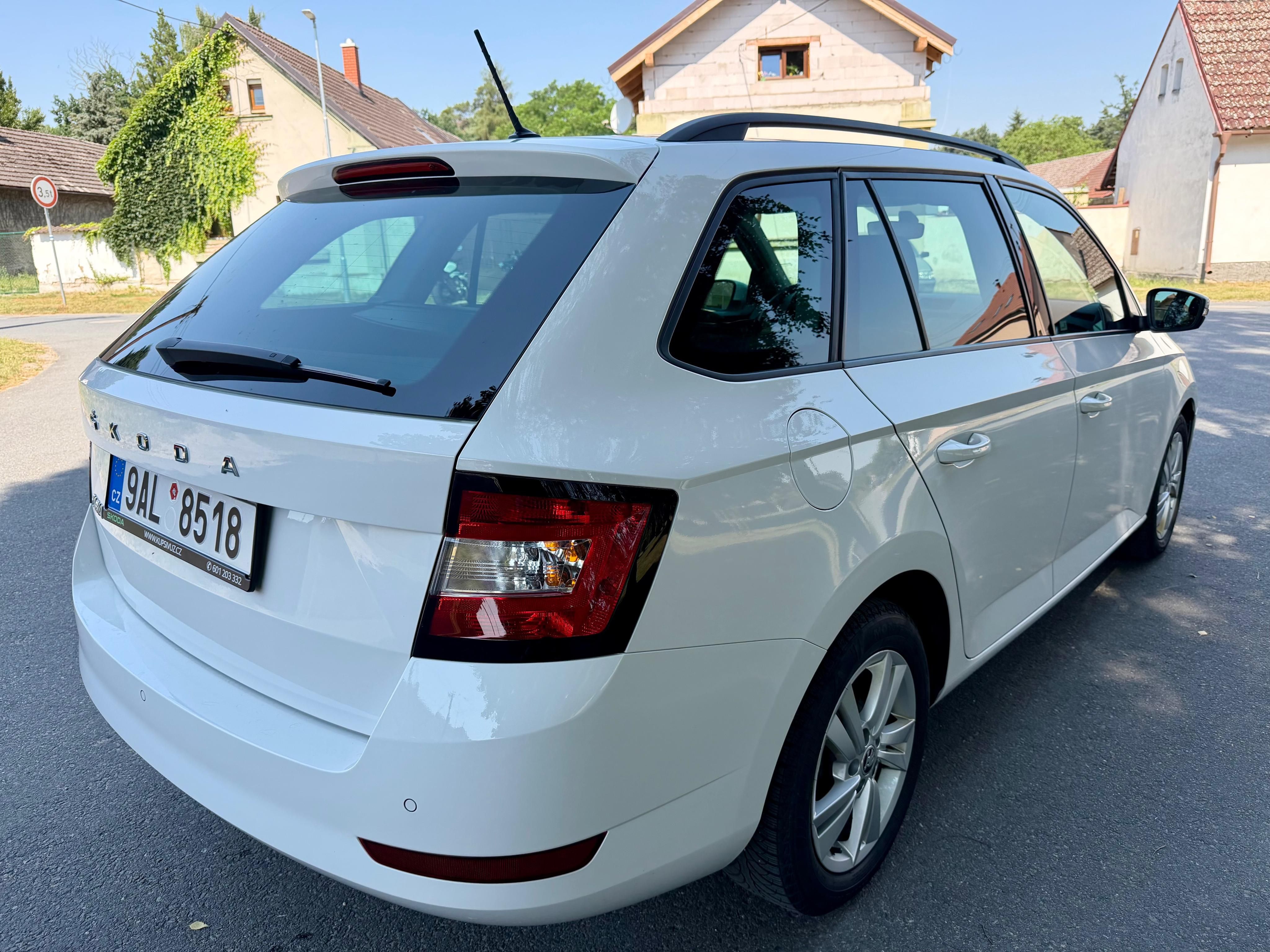 Škoda Fabia, 1.0 TSI 70KW Ambiente Plus - fotka 4