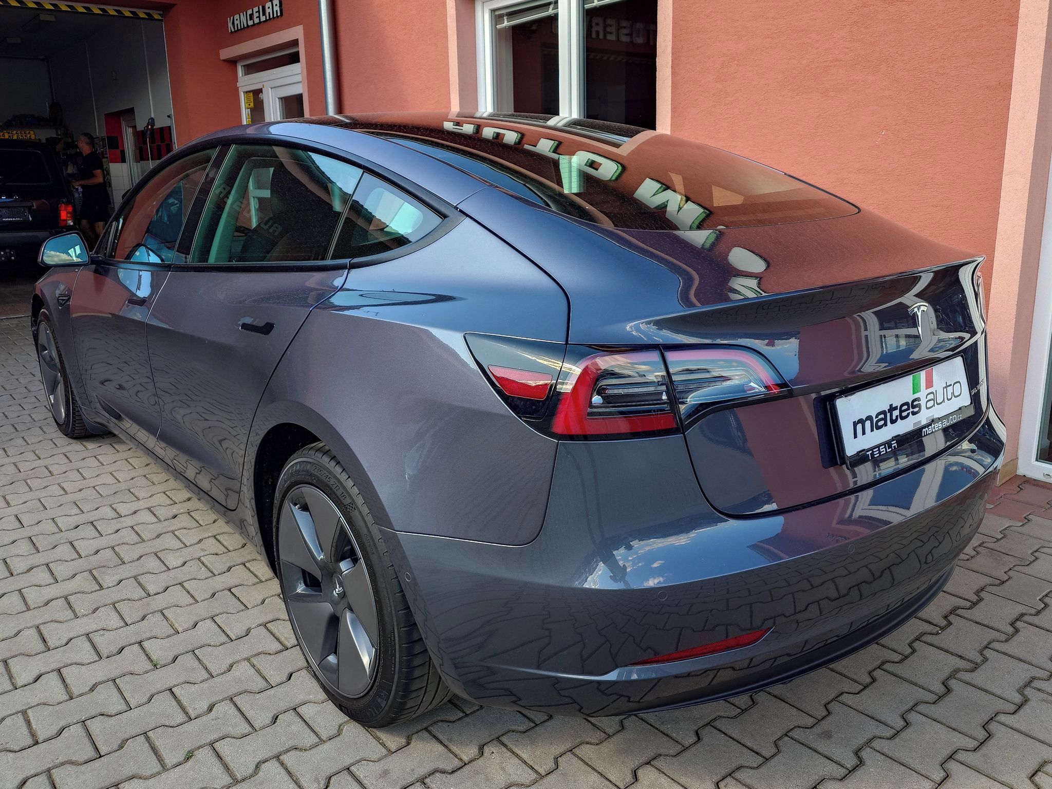 Tesla Model 3, Long Range Dual Motor 366 kW S - fotka 4
