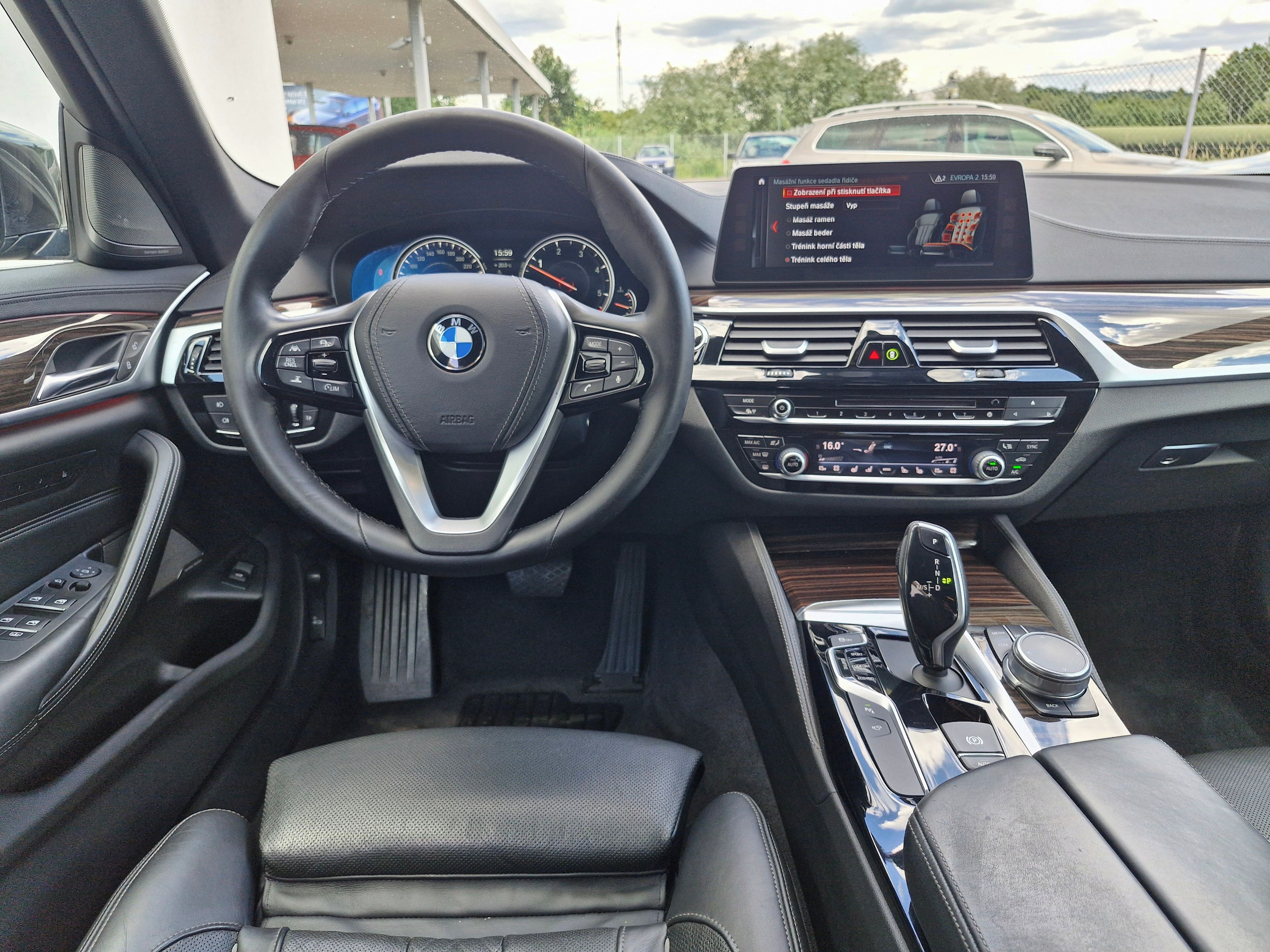 BMW Řada 5, 530d XDrive 195 kW, TOP VÝBAVA - fotka 6