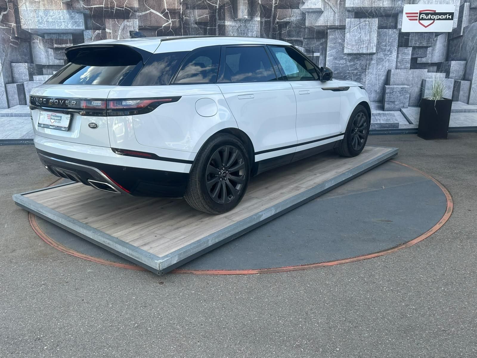 Land Rover Range Rover Velar, 3.0D300, 4X4, 221KW, RDYNAMIC - fotka 6