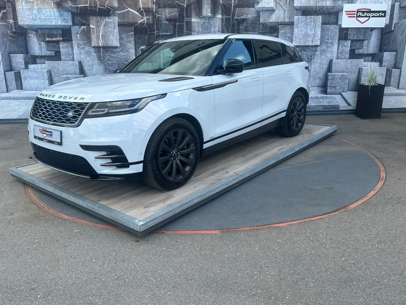 Land Rover Range Rover Velar, 3.0D300, 4X4, 221KW, RDYNAMIC - fotka 3