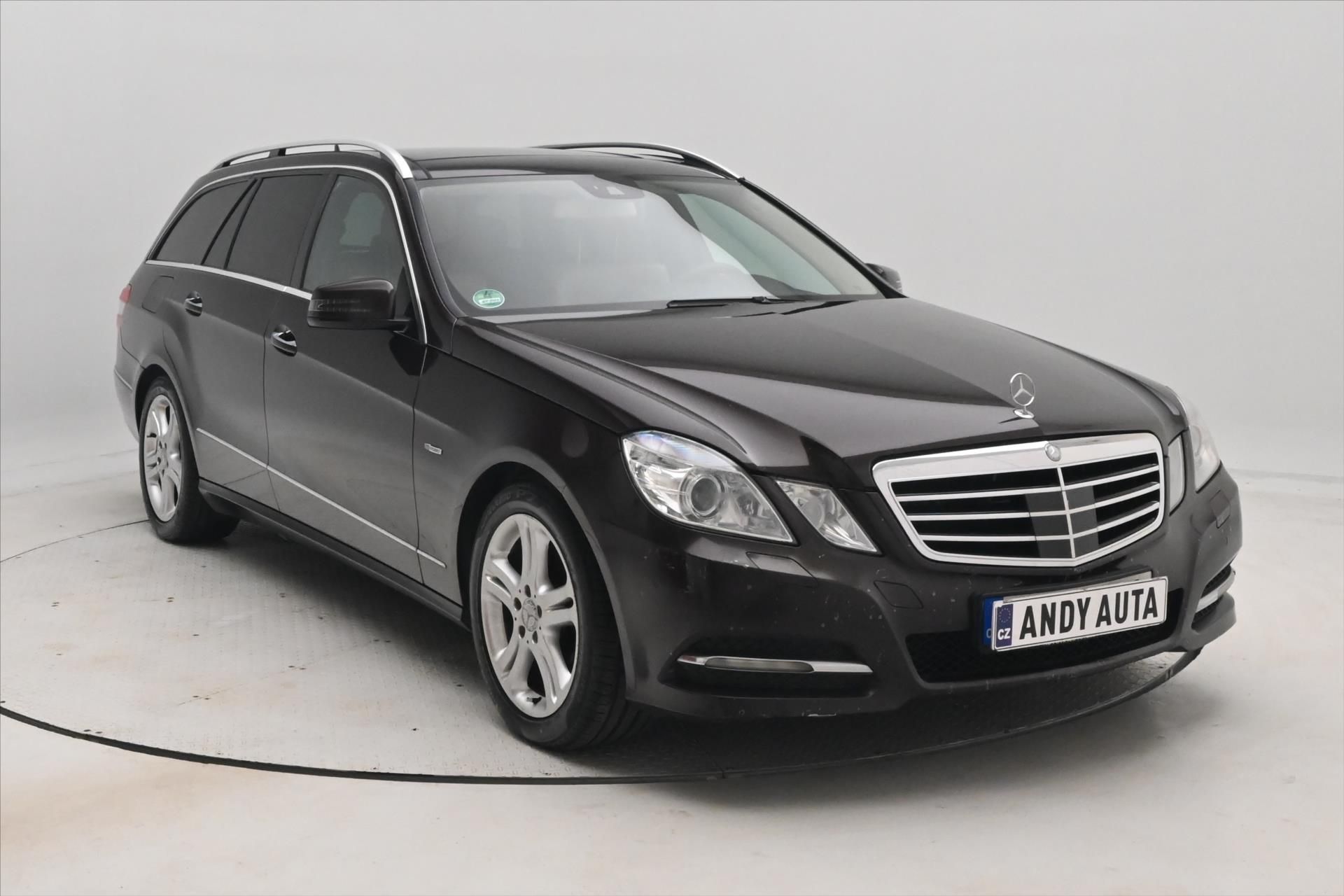 Mercedes-Benz Třídy E, 3,0 350 CDi 195kW Plný servis - fotka 3