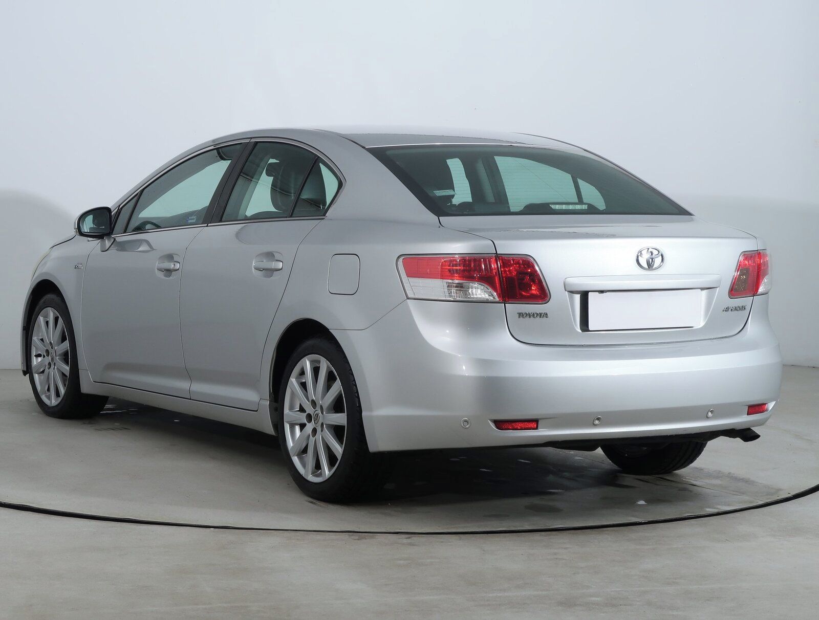 Toyota Avensis, 2.2 D-4D, Automat, Navi - fotka 4