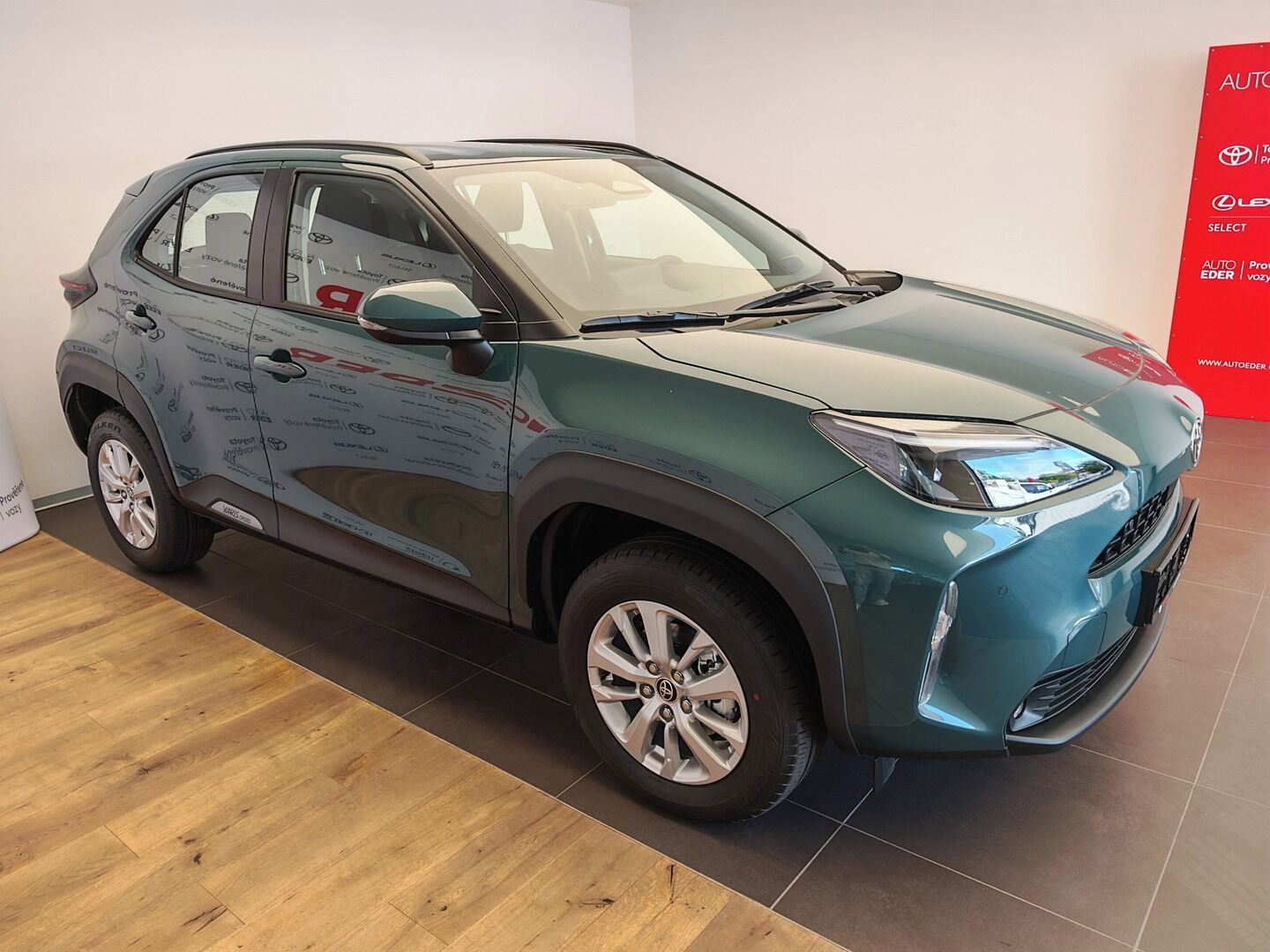 Toyota Yaris Cross, 1.5 Hybrid ( 115k ) e-CVT 4x2 - fotka 3