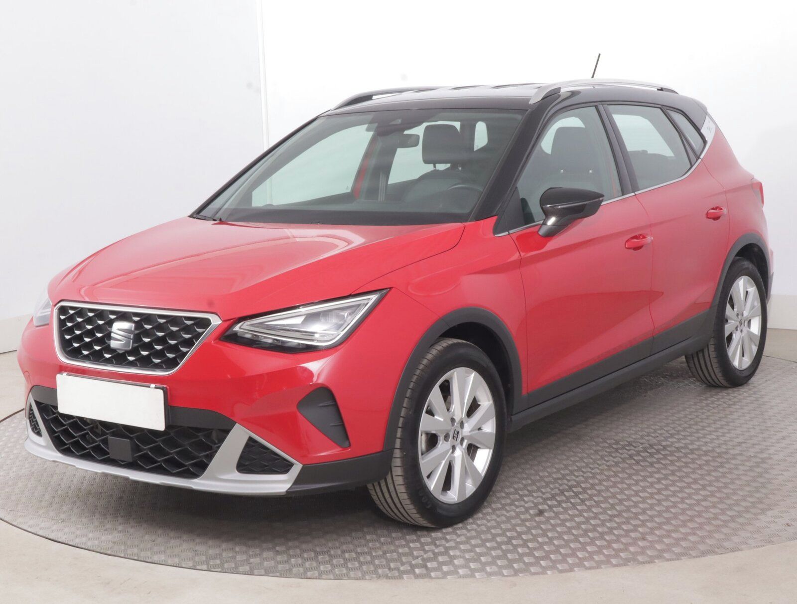Seat Arona, 1.0 TSI, Xperience, Serv.kniha - fotka 2