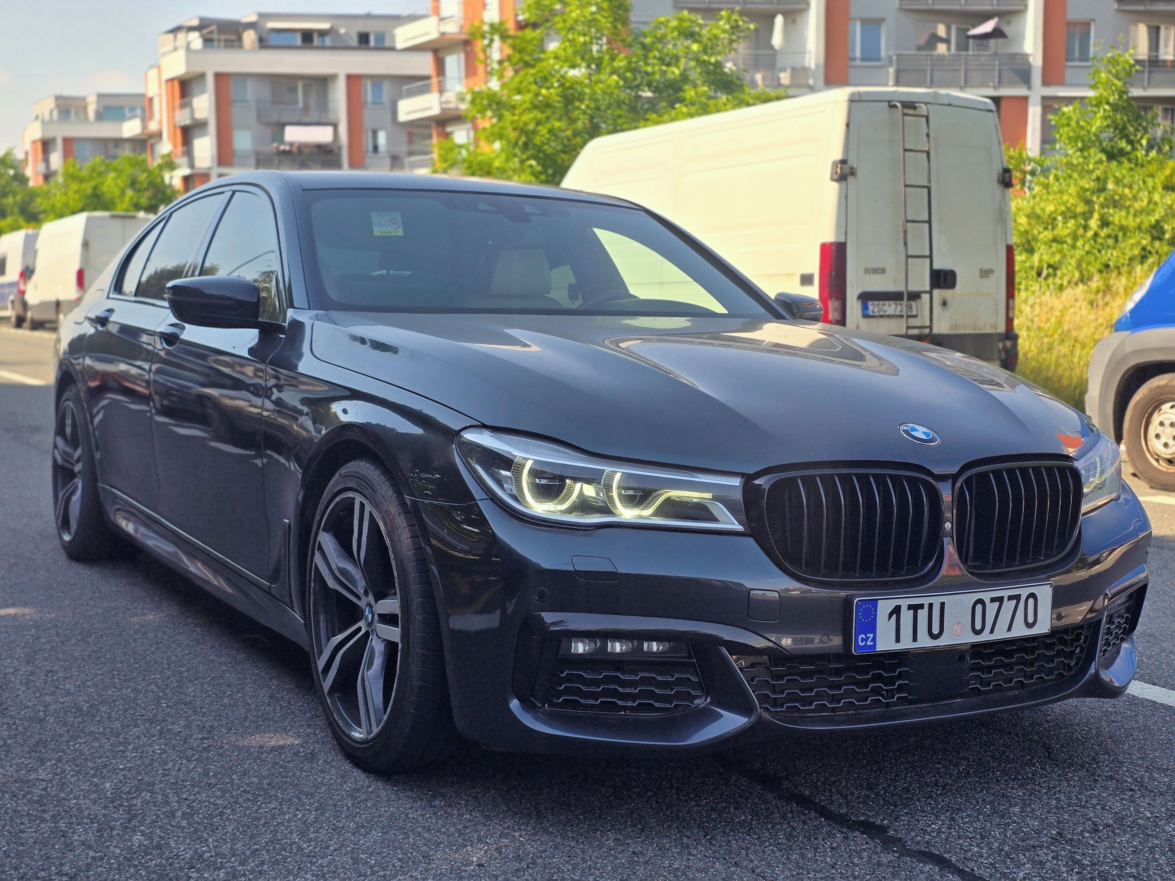 BMW Řada 7 - fotka 2
