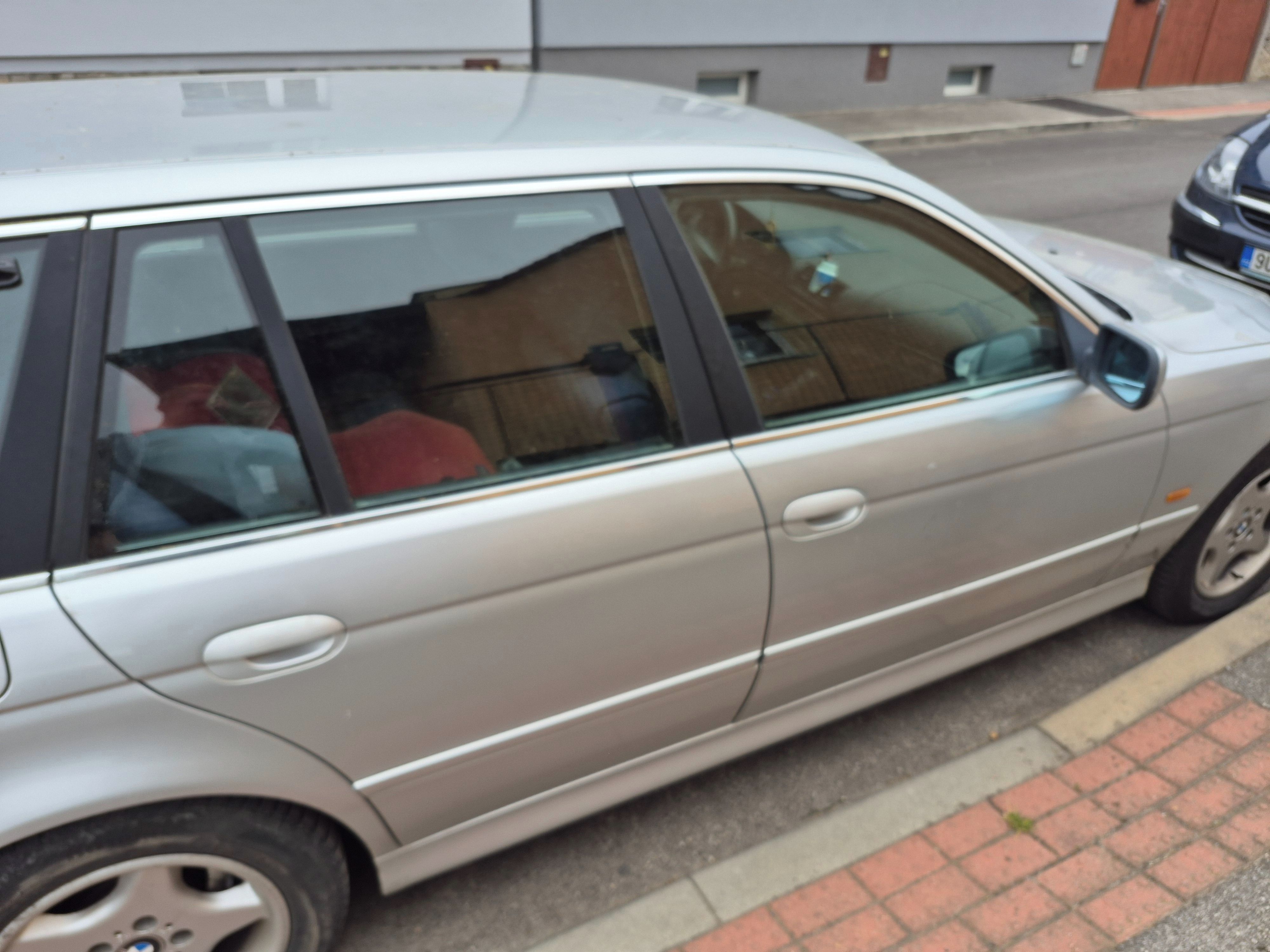 BMW Řada 5, 530d; automat. po facelift - fotka 6