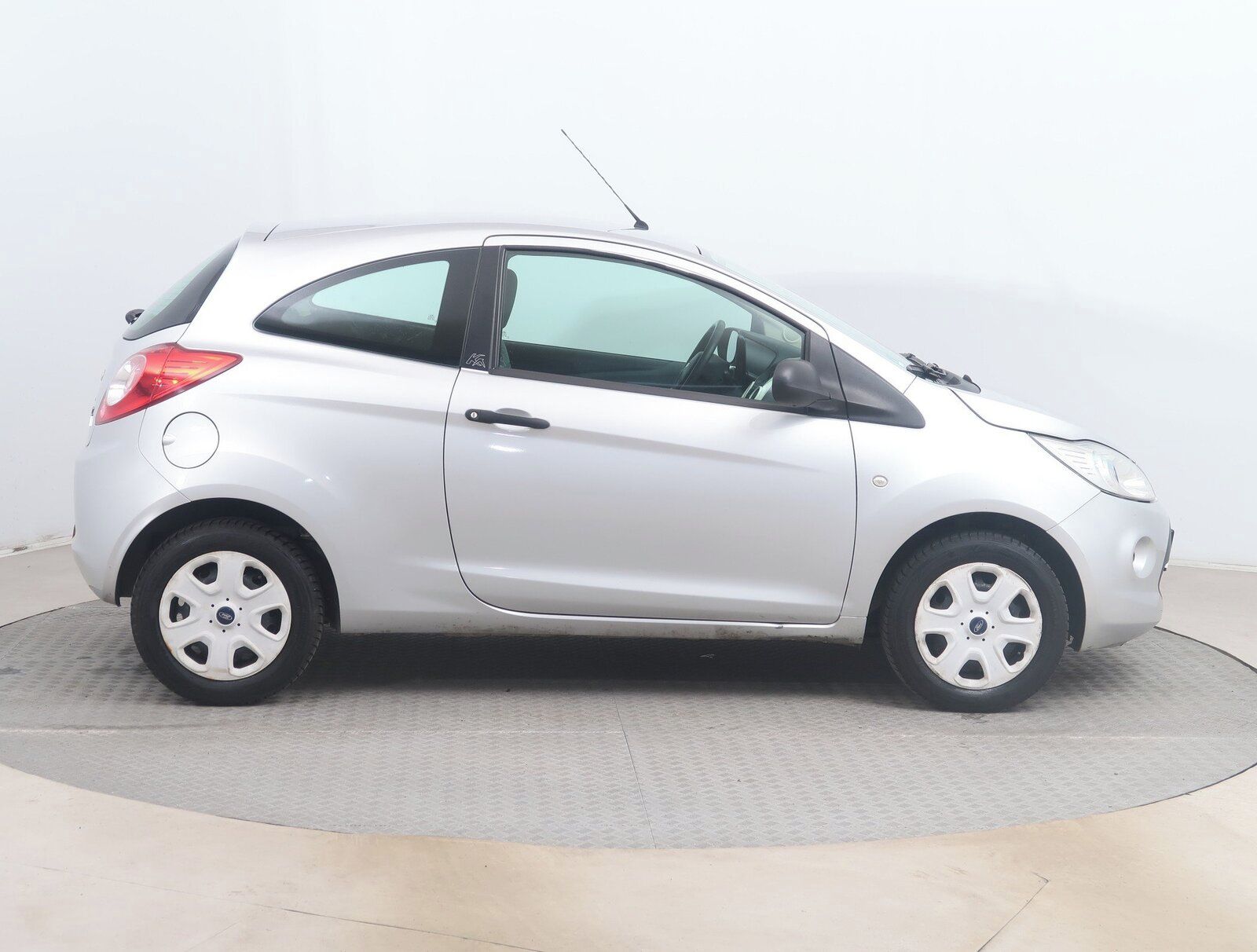 Ford Ka, 1.2 i, po STK, levný provoz - fotka 6