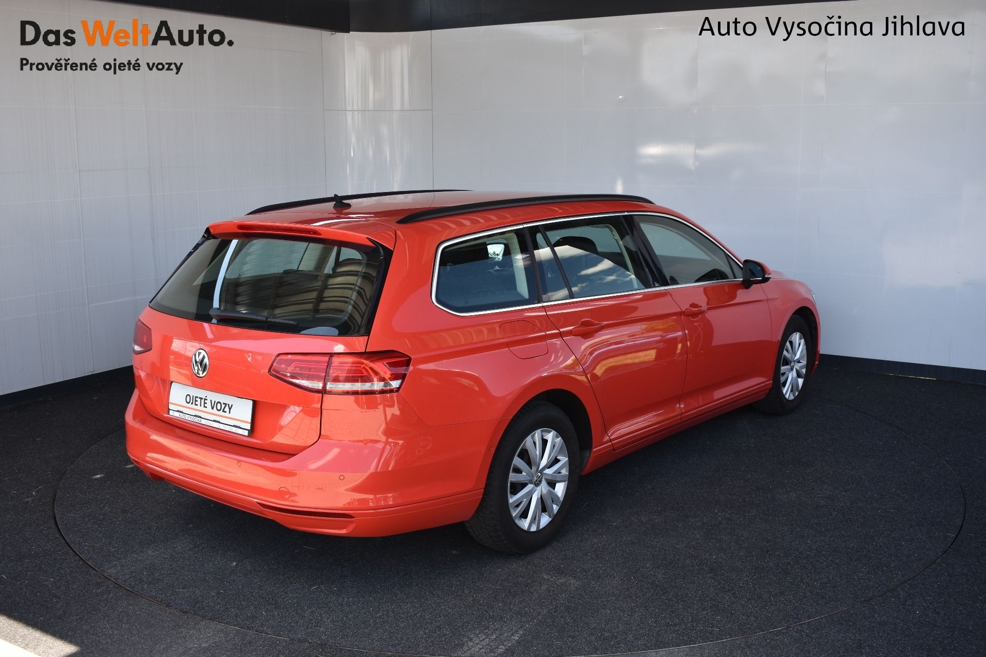 Volkswagen Passat Variant, 2.0TDI 110kW, LED, el. vyhřiív - fotka 2
