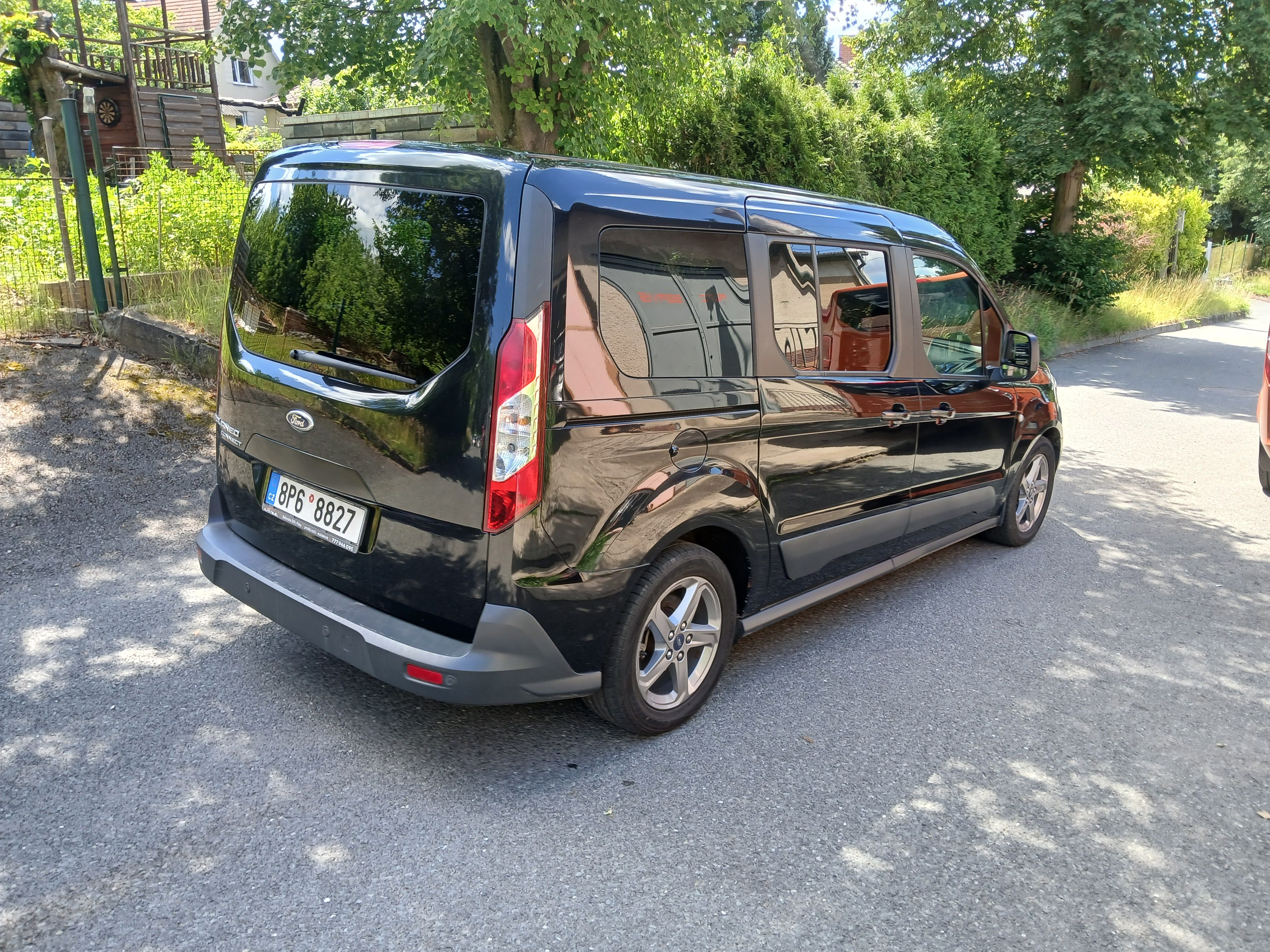 Ford Tourneo Connect, 1.Majitel,1.6TDCI,85KW. - fotka 4