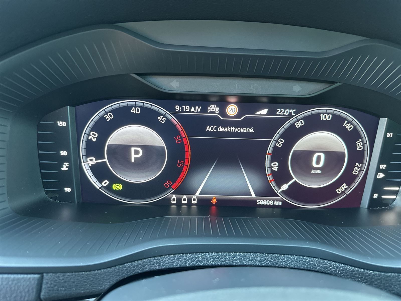 Škoda Karoq, 2.0 TDI 4x4 DSG Scoutline - fotka 6