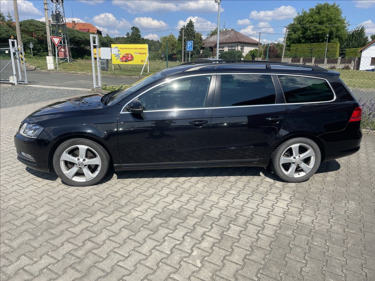 Volkswagen Passat, 2,0 TDI 103 kW ČR DIGIKLIMA XE - fotka 5