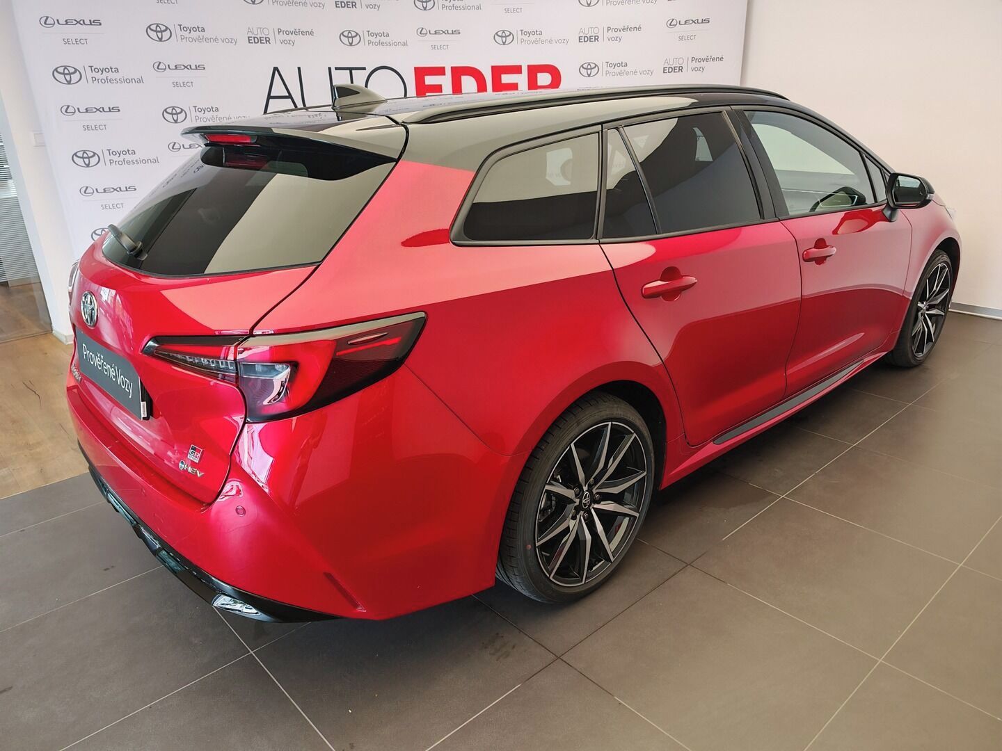 Toyota Corolla, Touring sports, 1.8 Hybrid GR - fotka 4