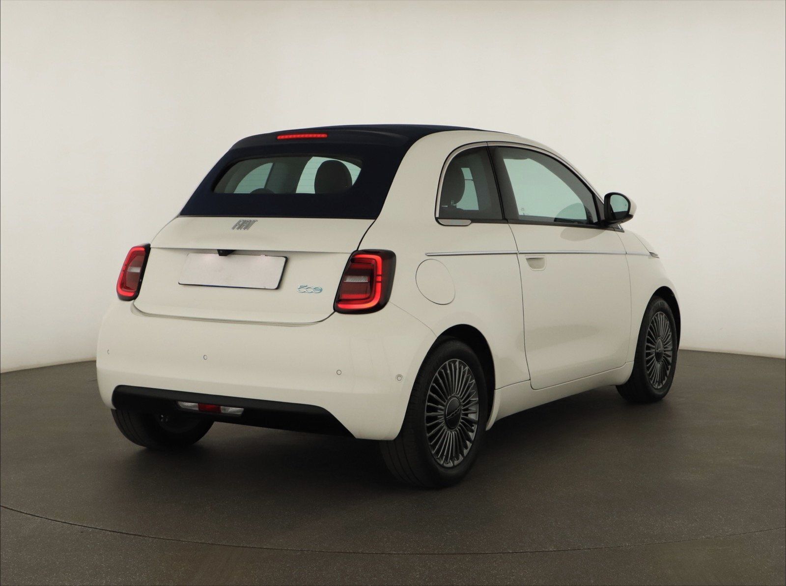 Fiat 500E, 42 kWh, SoH 100%, Automat - fotka 5