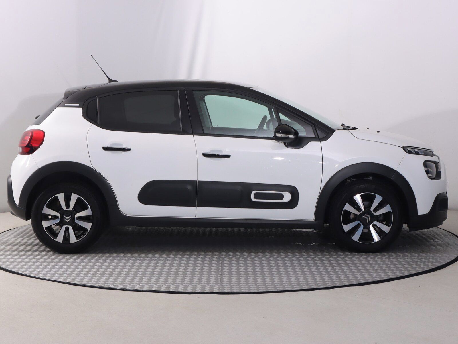 Citroën C3, 1.2 PureTech, Automat - fotka 6