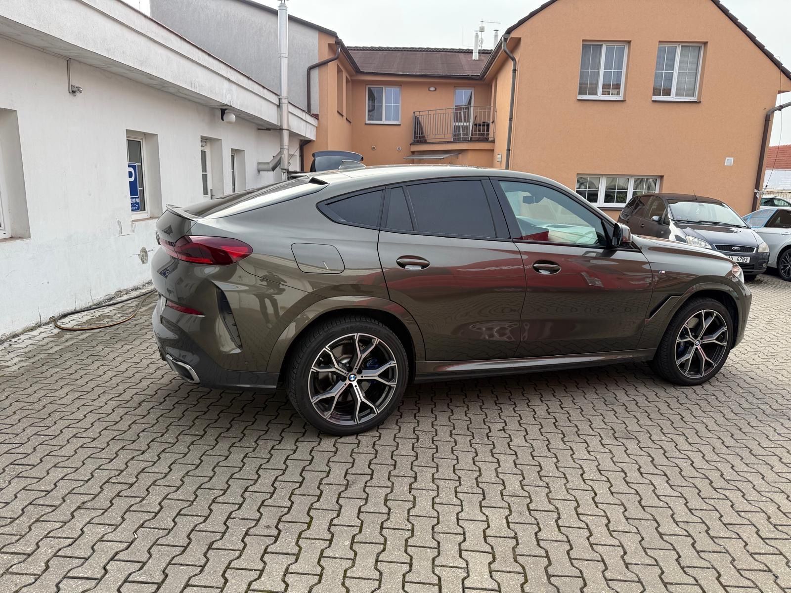 BMW X6, 40 D - fotka 3