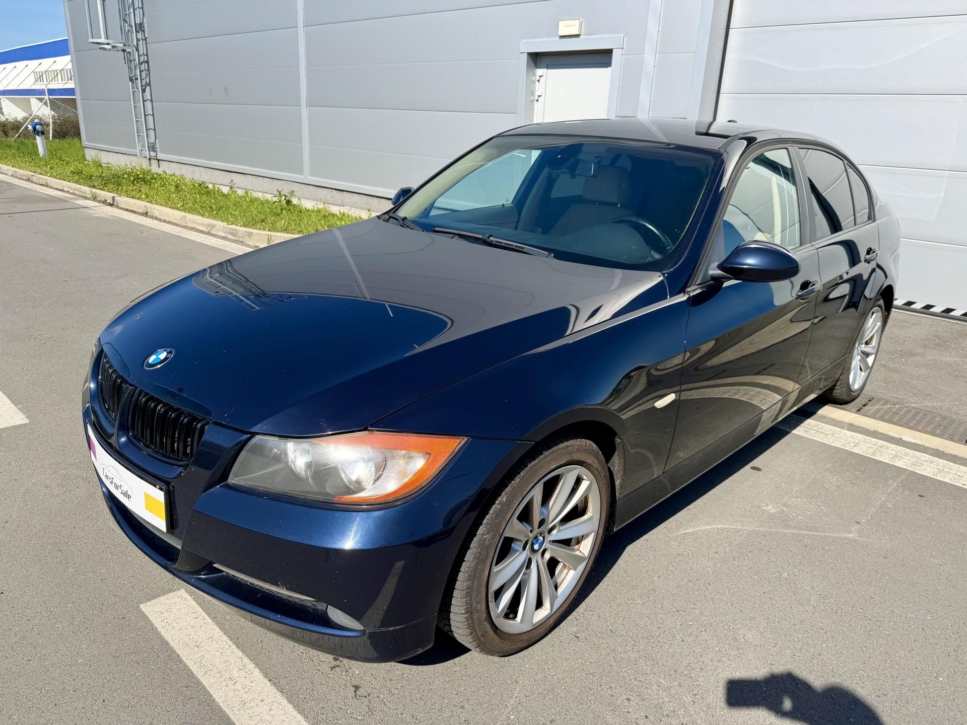 BMW Řada 3, 323I MANUÁL KŮŽE!!! - fotka 3