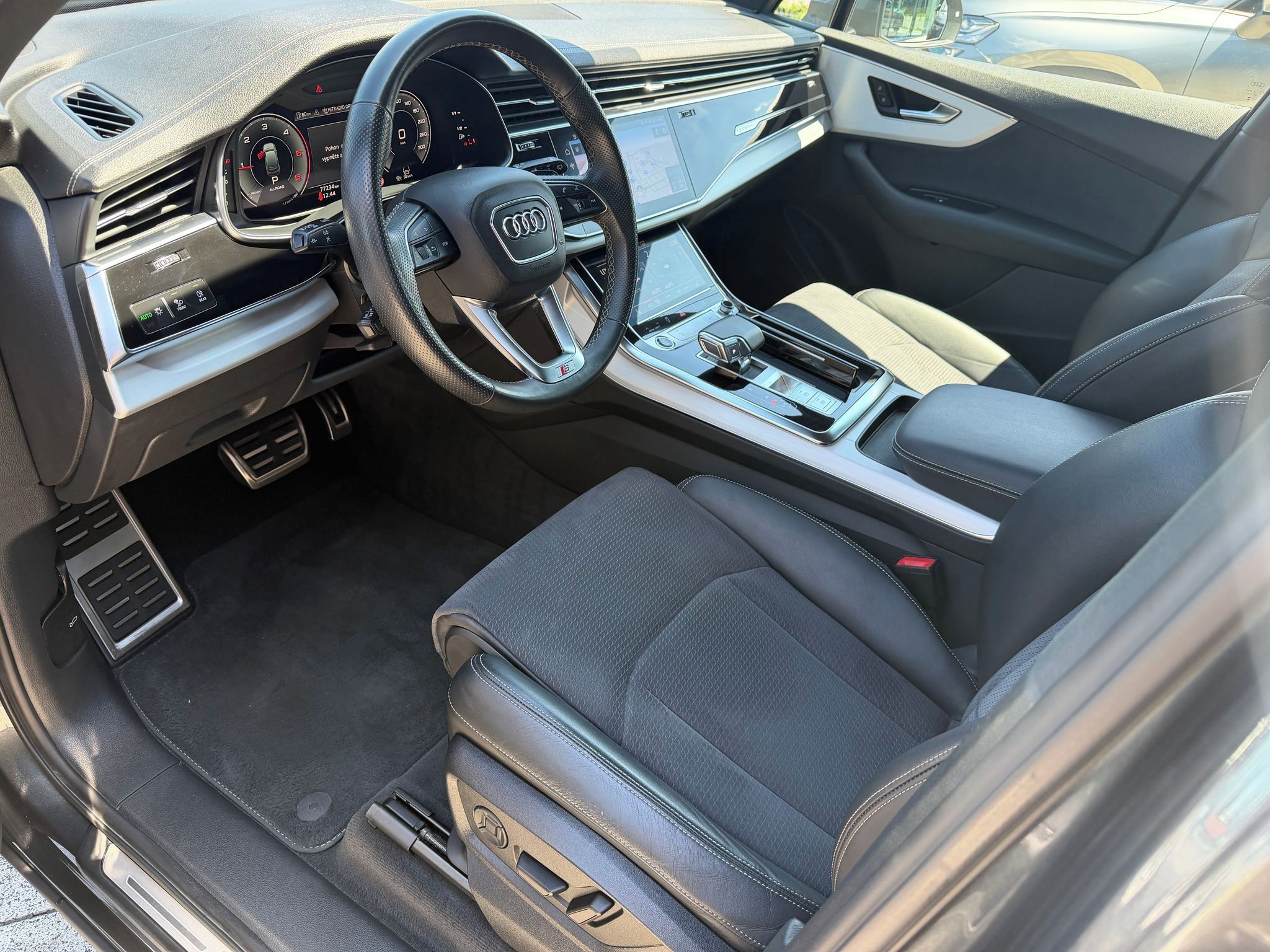 Audi Q7, S-line  210kW Tažné - fotka 5
