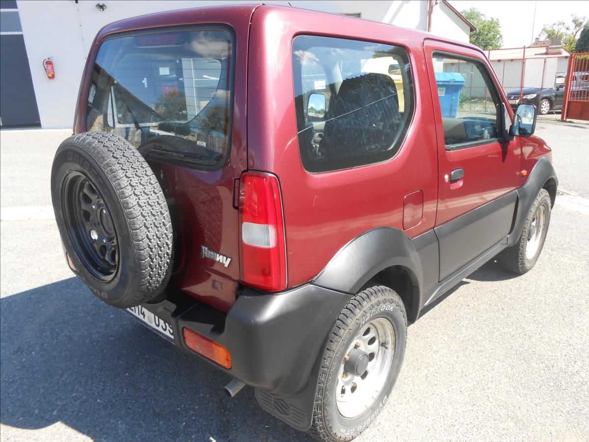 Suzuki Jimny, 1,3 i 59Kw - fotka 6