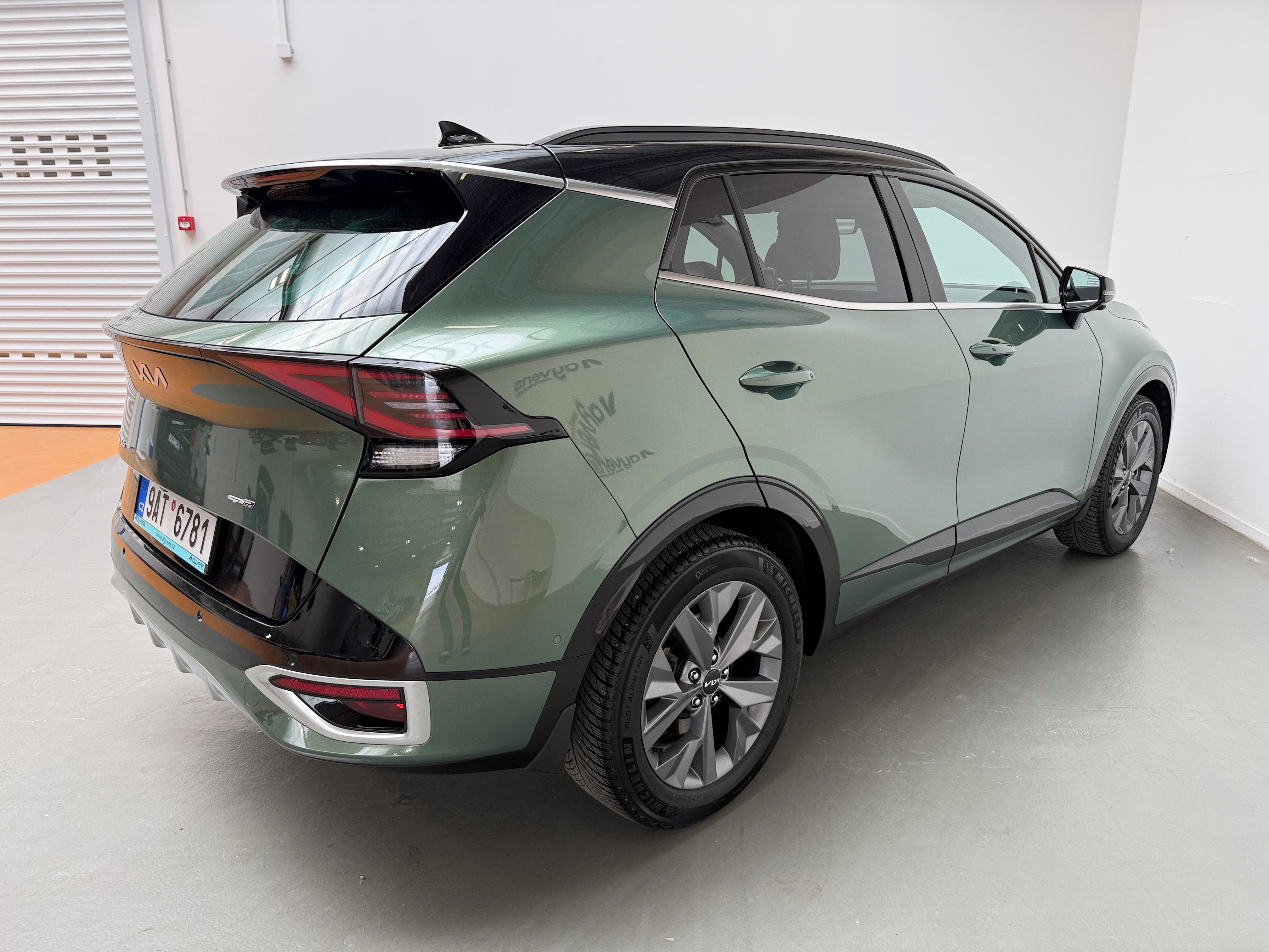 Kia Sportage, 1.6 T-GDi HEV 169kW 4x4 GT Lin - fotka 4