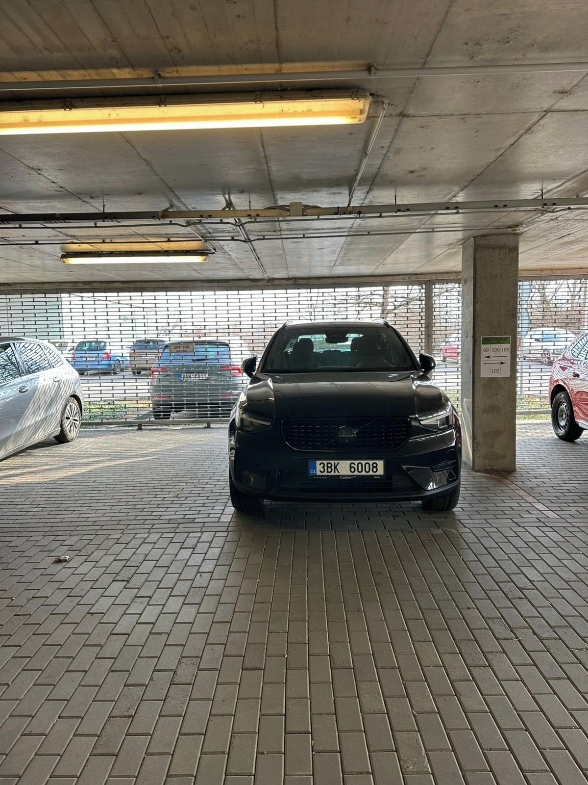 Volvo XC40, B3 PLUS BLACK EDITION ACC,360 - fotka 3