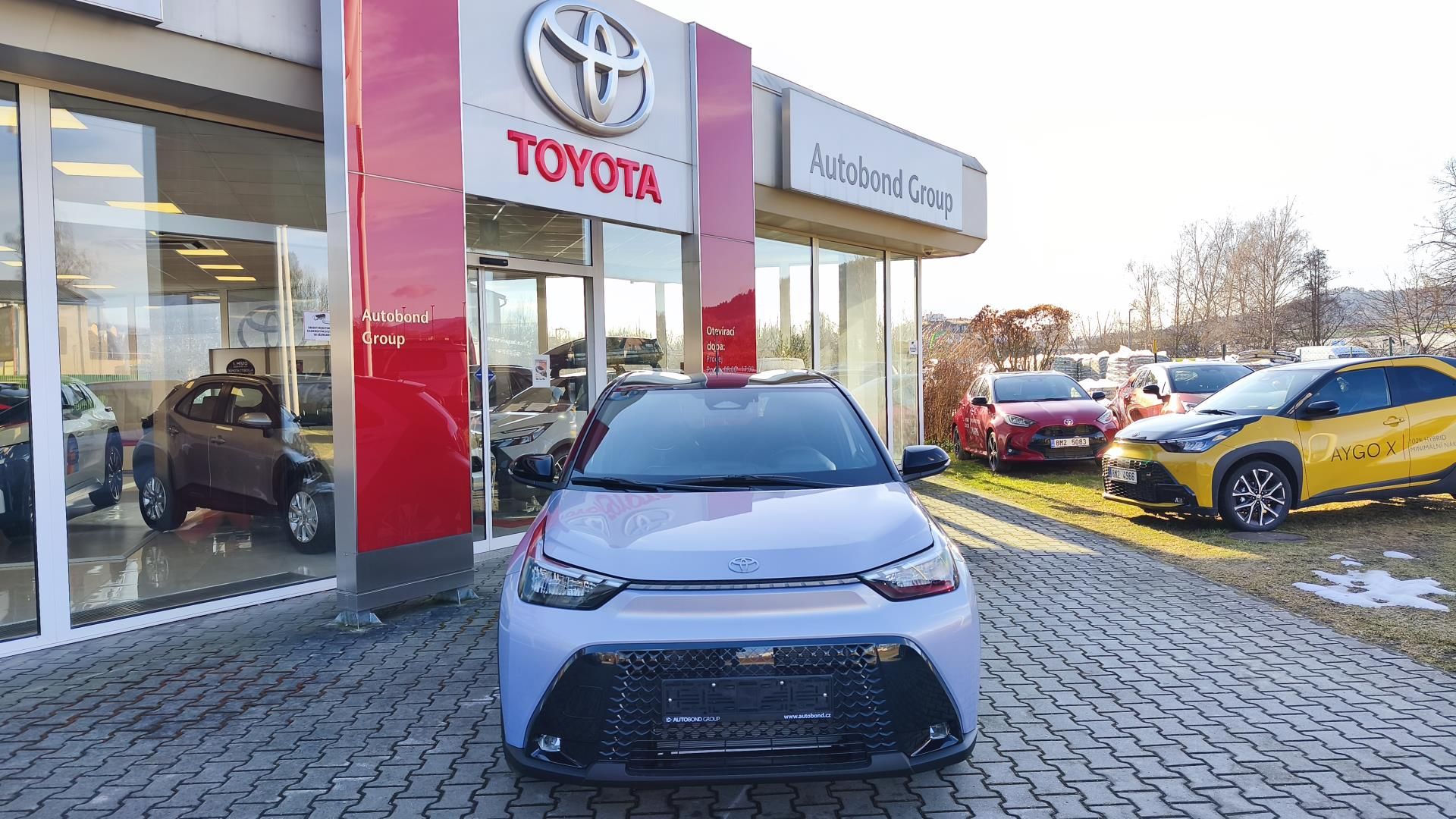 Toyota Aygo, 1.5 HEV STYLE - fotka 2