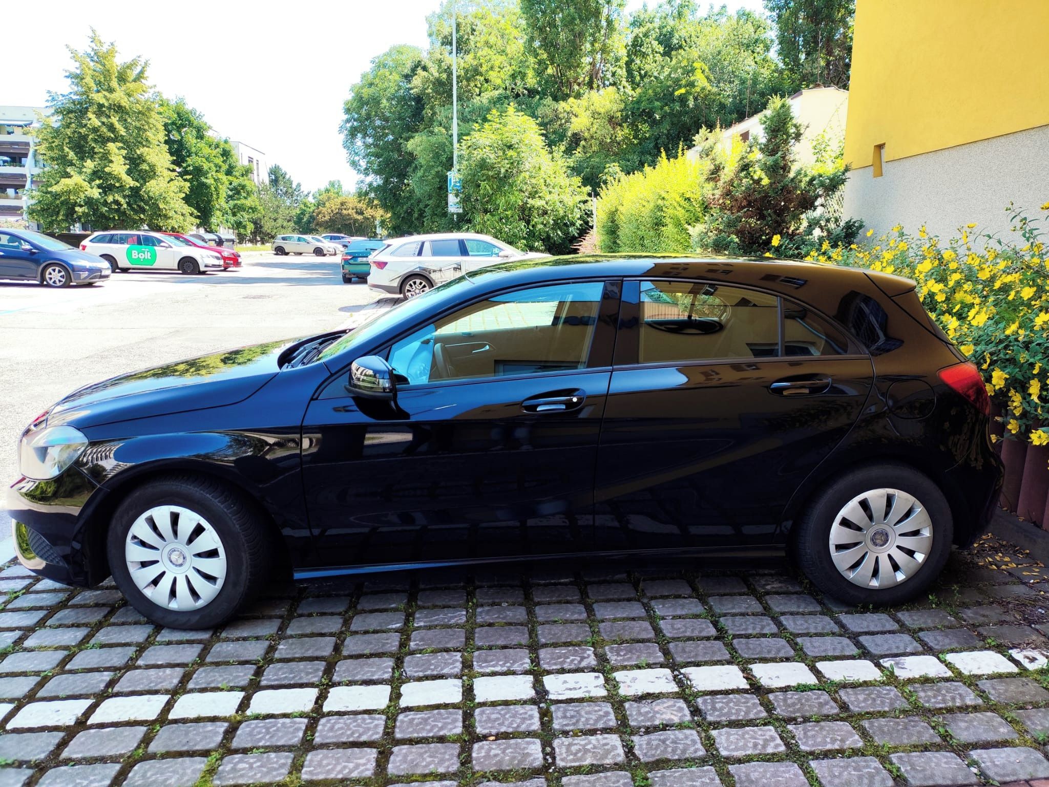 Mercedes-Benz Třídy A, Mercedes-Benz A 180, 90 kW - fotka 2