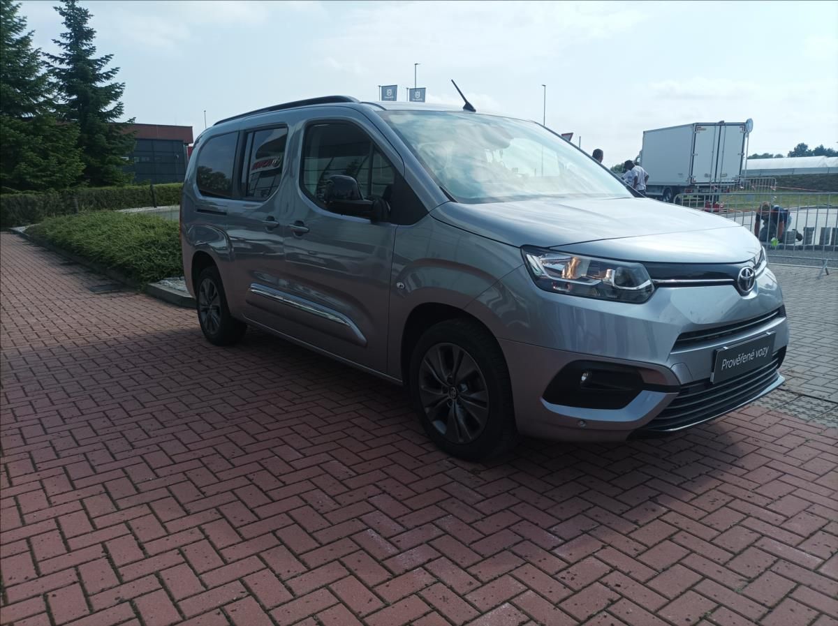 Toyota Proace City Verso, 1,2 6 MT WG Family - fotka 5