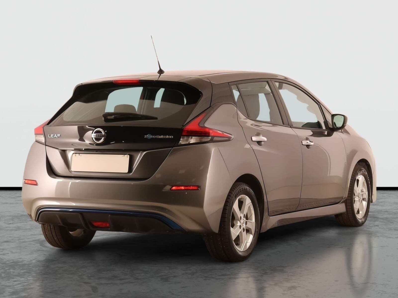 Nissan LEAF, 40 kWh, SoH 92%, Automat - fotka 5