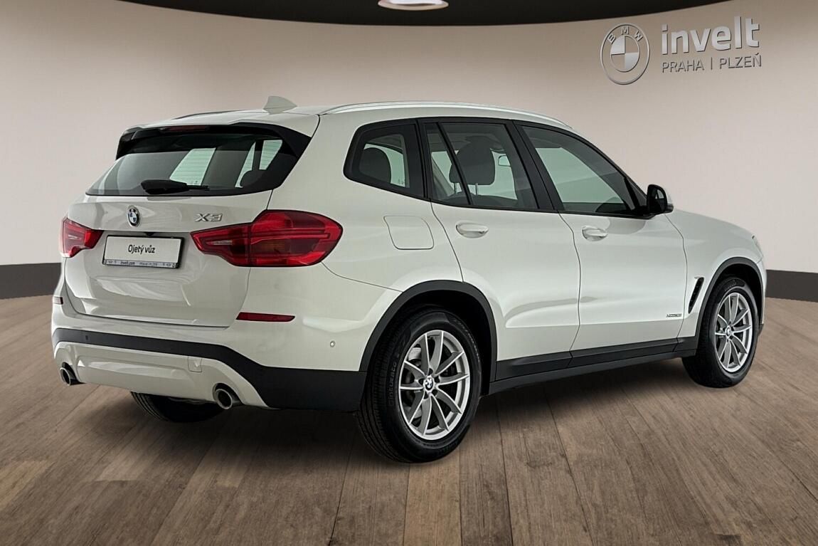 BMW X3, xDrive30i - fotka 3