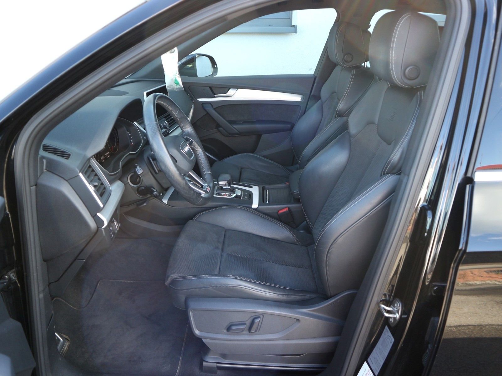 Audi Q5, 2.0 TDI Quattro S-line - fotka 5