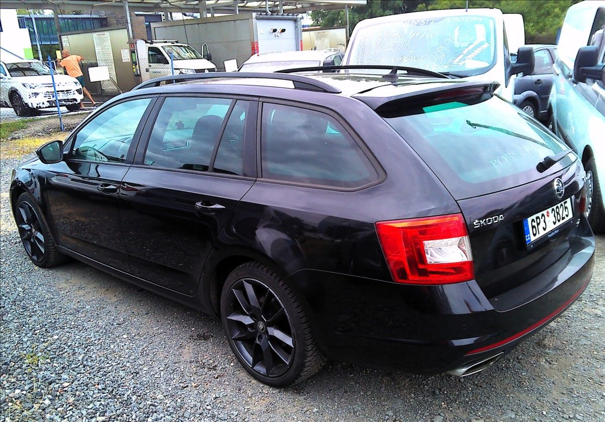 Škoda Octavia, 2,0   TDI RS PŮVOD ČR 1.MAJITE - fotka 3