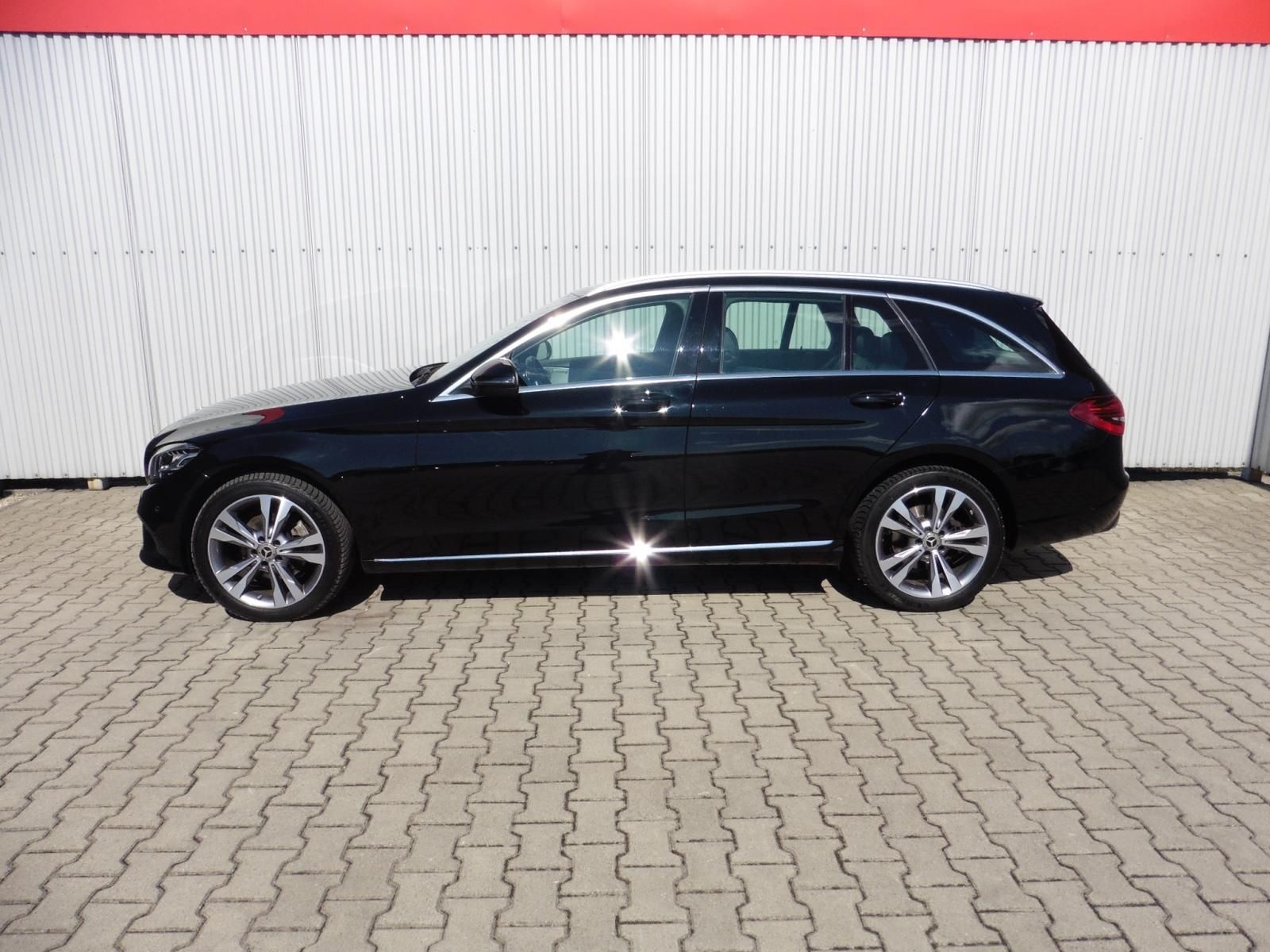 Mercedes-Benz Třídy C, 220d 4Matic Avantgarde, ... - fotka 6