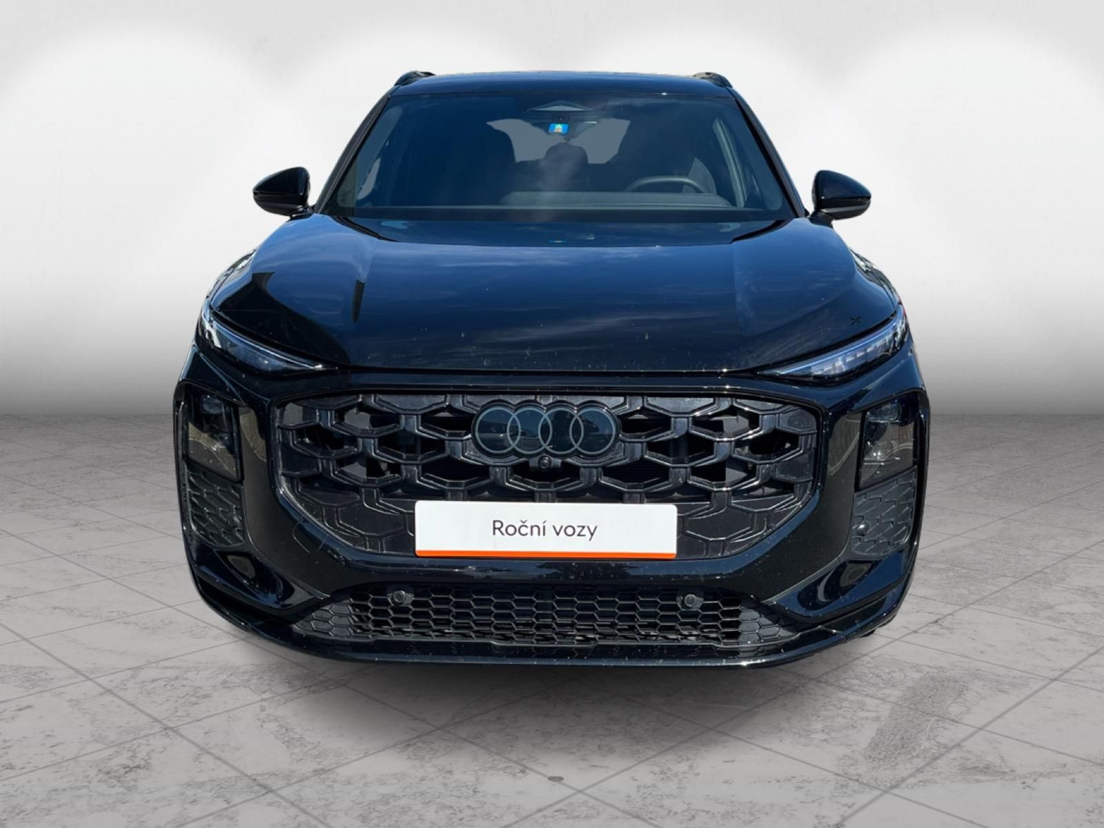 Audi Q3, 2.0TDI S-LINE - fotka 3