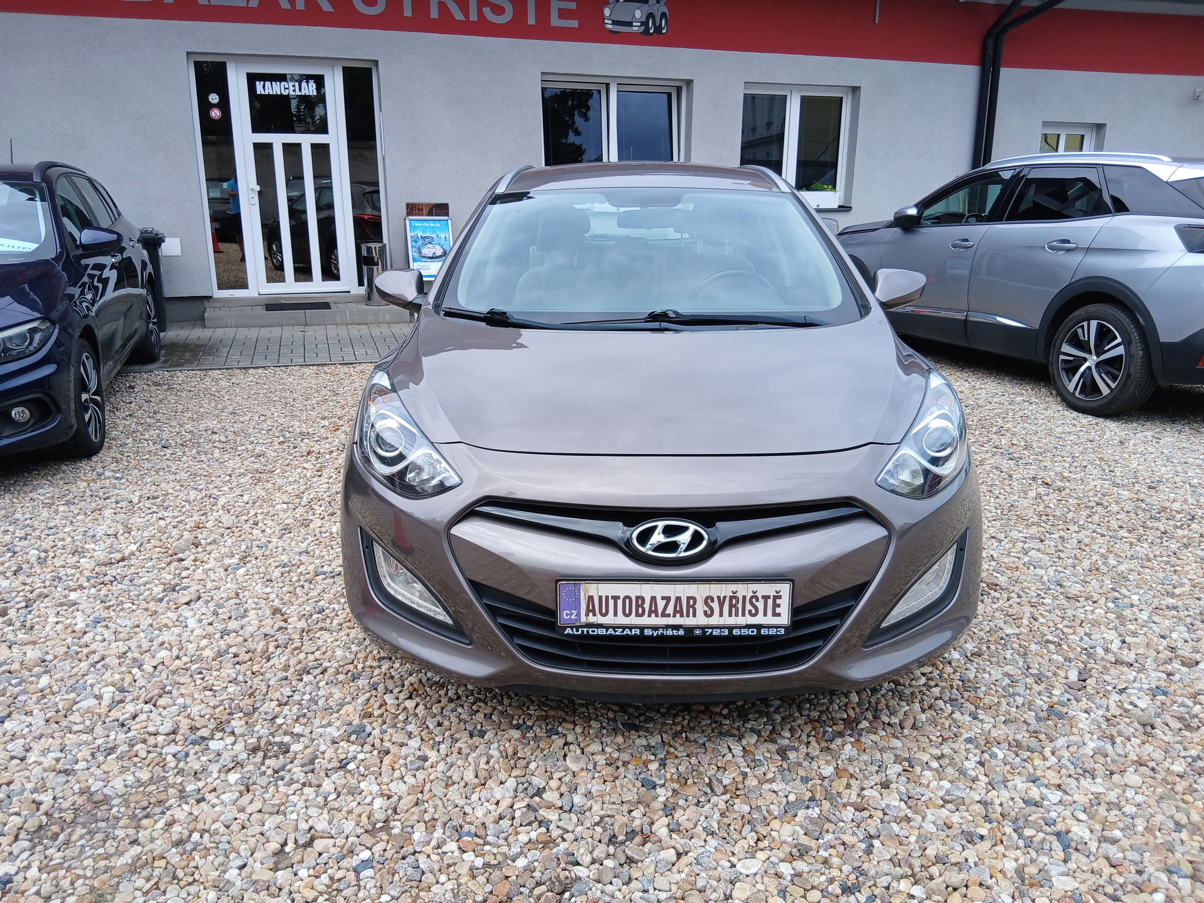 Hyundai i30, 1.6 MPi 88KW Nové v ČR, Kombi - fotka 2
