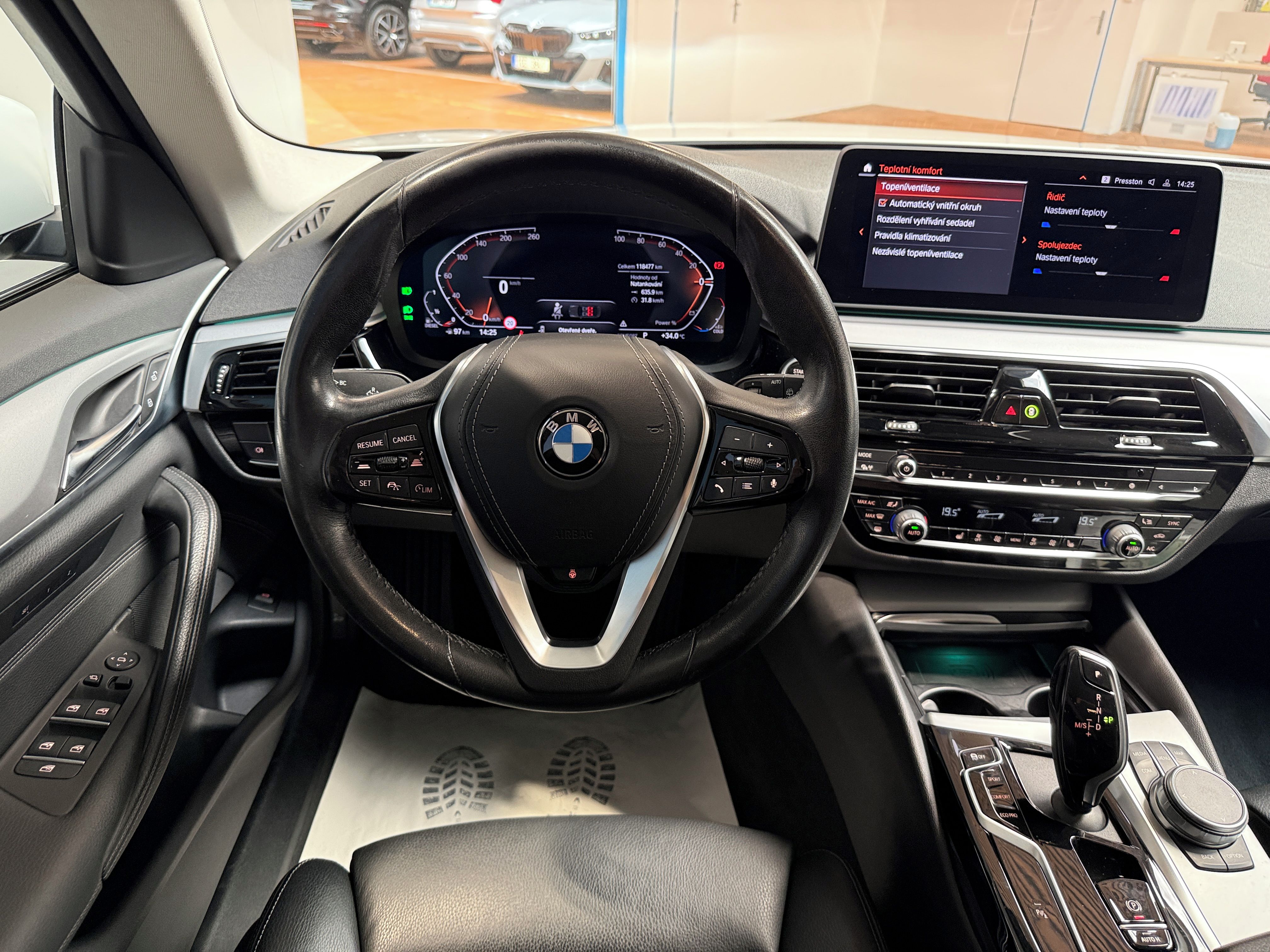 BMW Řada 5, 3.0 530d xDrive AT Touring - fotka 6