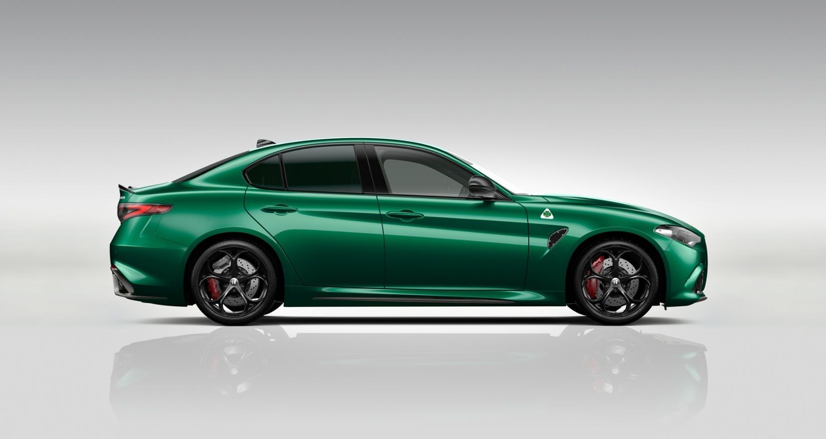 Alfa Romeo Giulia, Quadrifoglio 2.9 V6 BiTurbo 52 - fotka 2